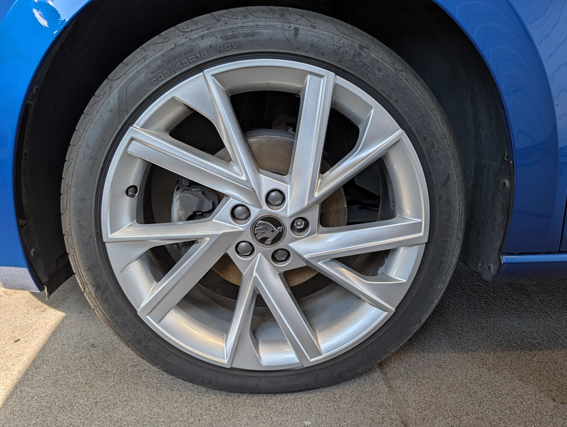 Skoda Scala 1.5 TSI Style DSG AHK ACC NAVI 18" LED PDC VLB — photo 18
