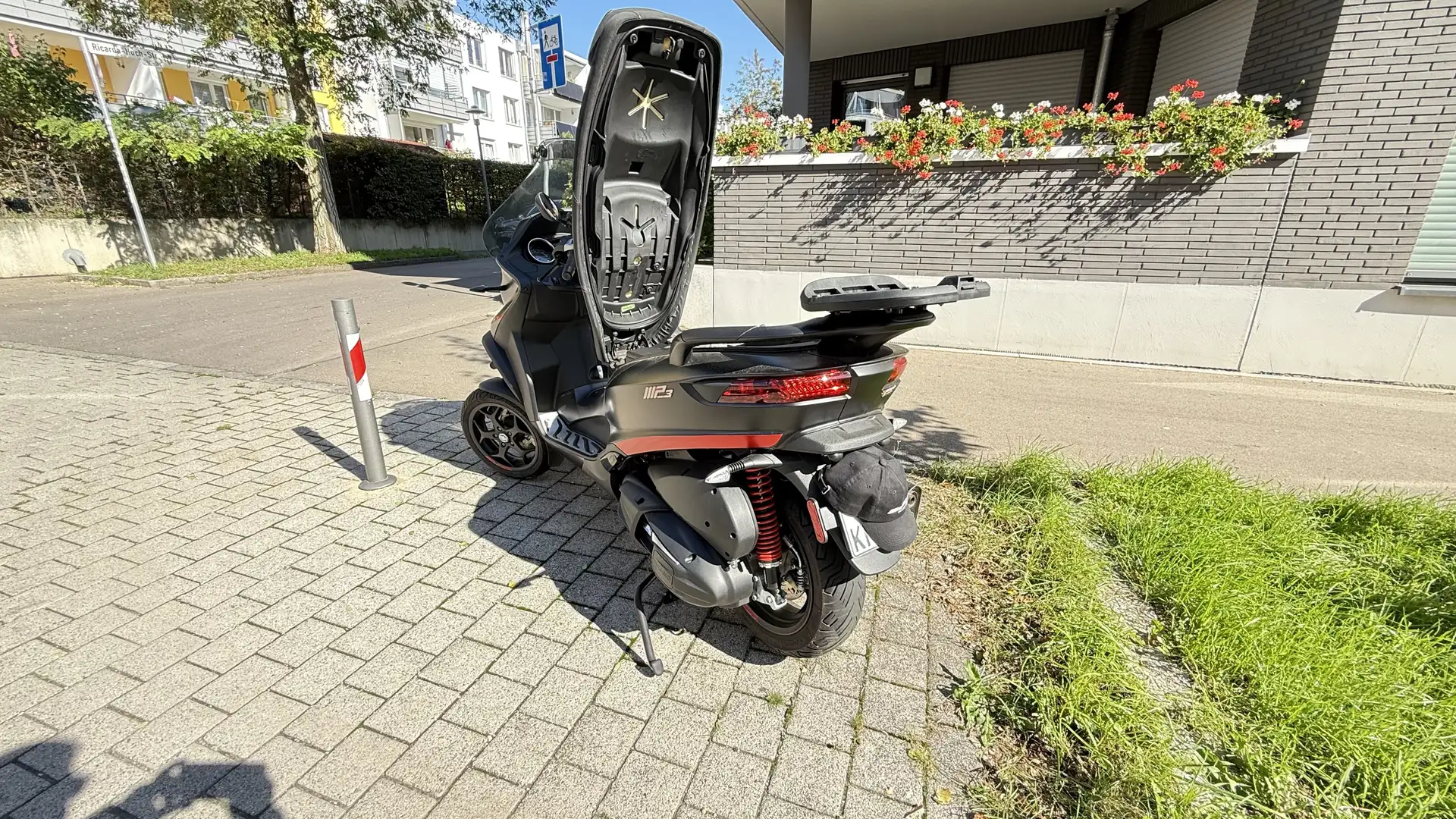 Piaggio MP3 500 Advanced Sport HPE mit Rückwärtsgang - 2