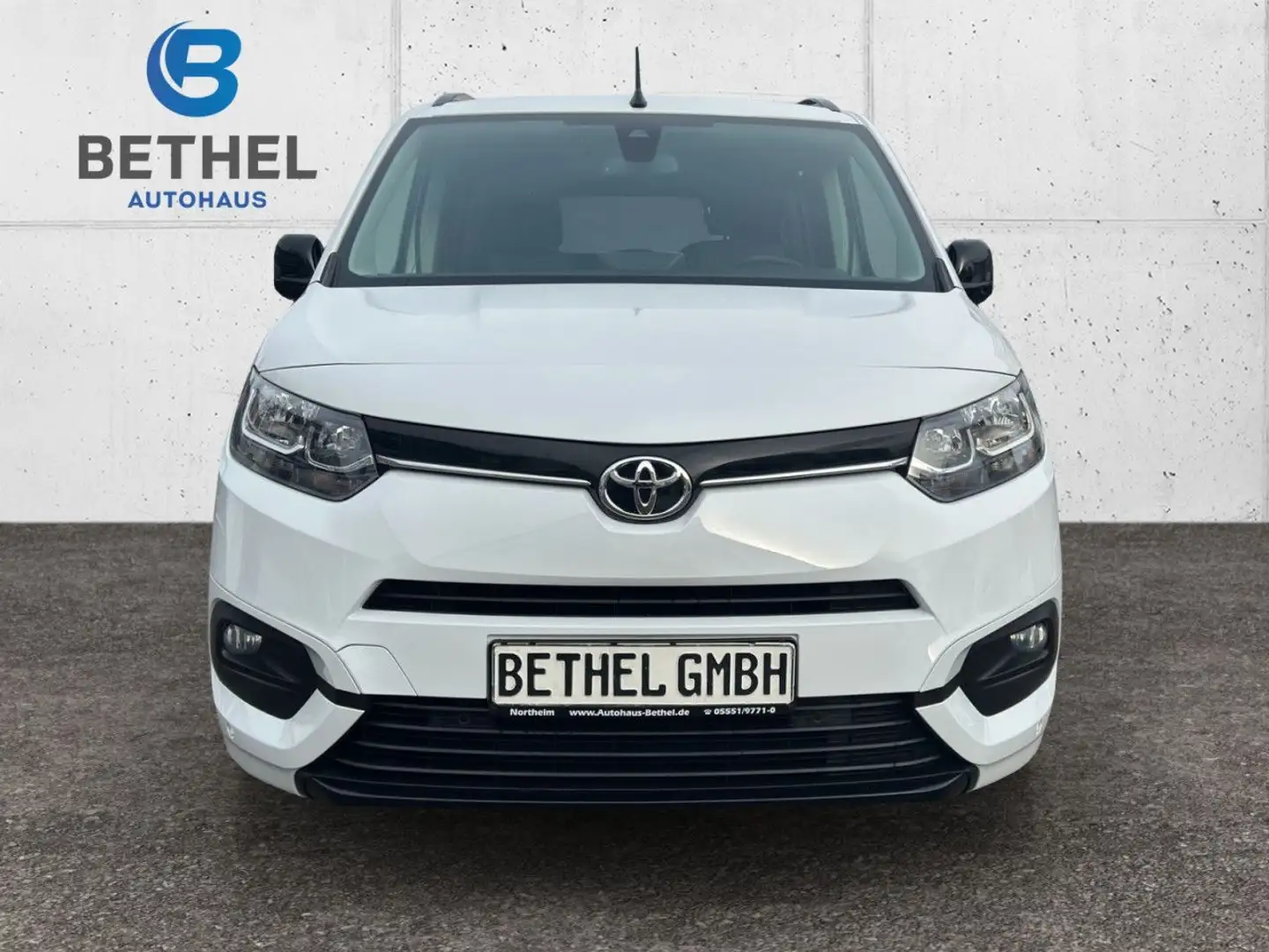 Toyota Proace City Verso 1.2 L2 Comfort Crosscamp Navi Weiß - 2