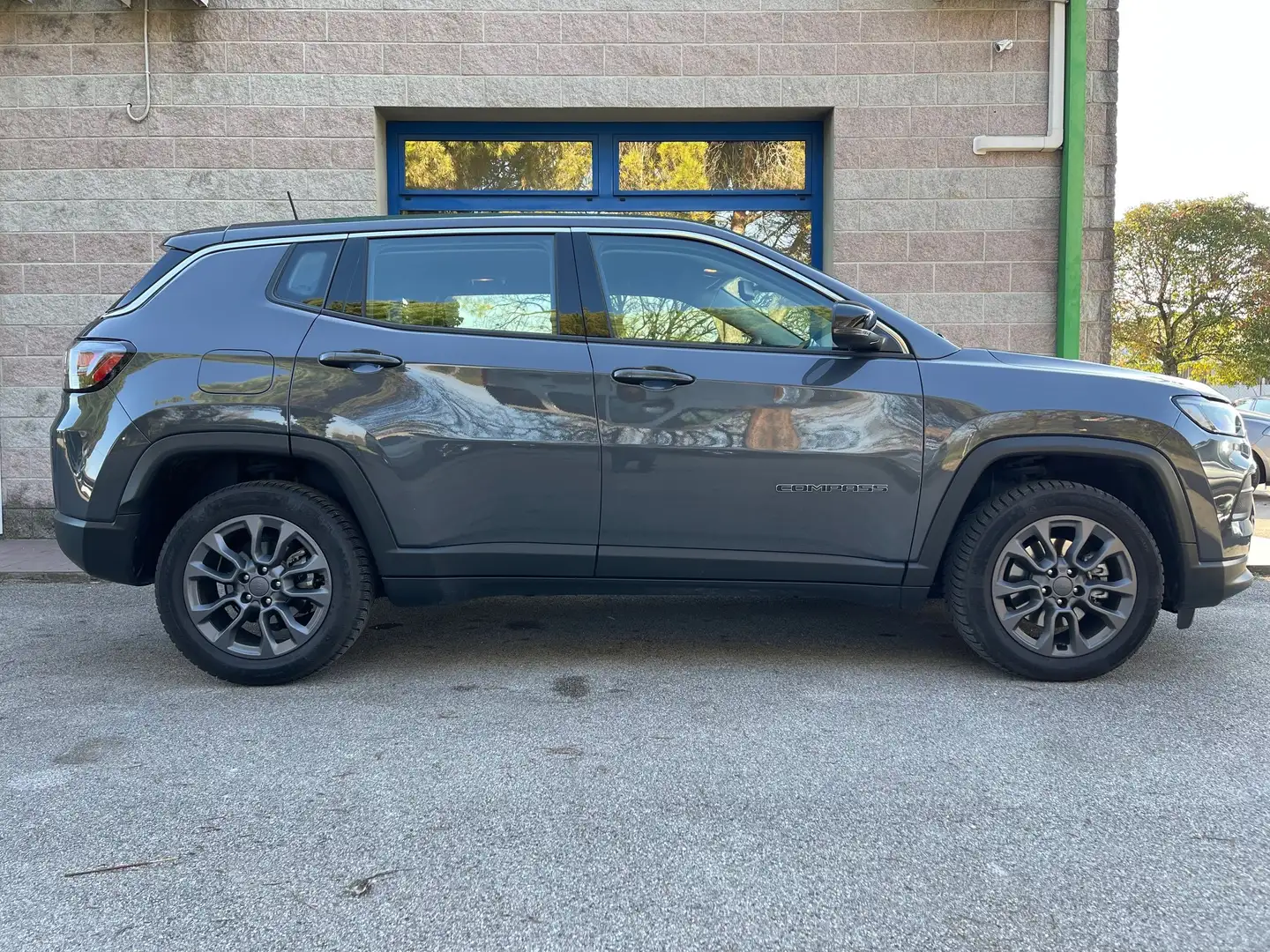 Jeep Compass 1.5 TURBO T4 DCT 130CV MHEV LIMITED UNIPROPR. Gris - 2