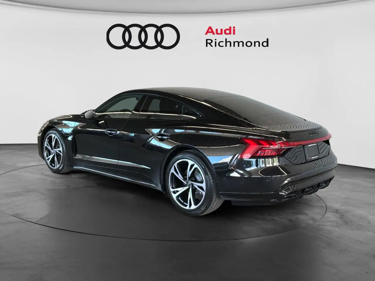 Audi e-tron GT photo Audi e-tron GT