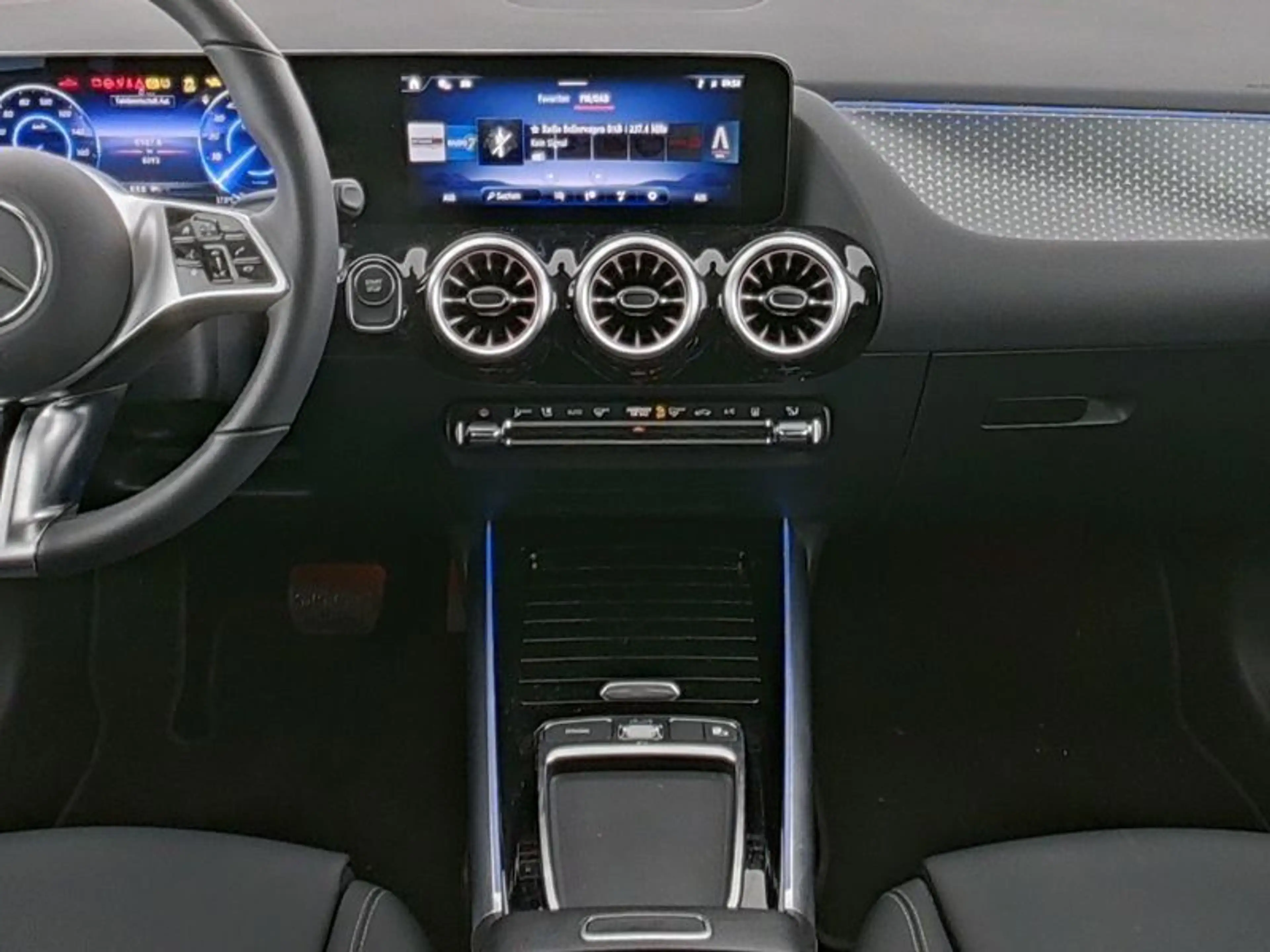 Mercedes-Benz EQA 250+ PROGR-ADVANCED MEMORY DISTRONIC WDGLAS — photo 7