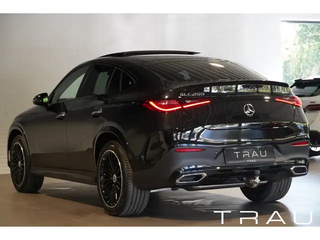 Mercedes-Benz GLC 200 view 4