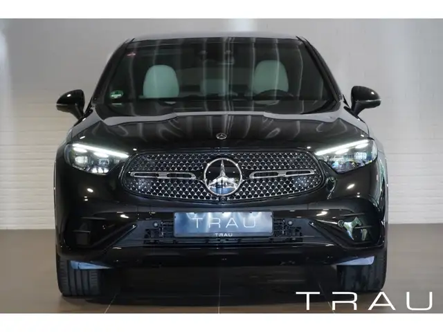 Mercedes-Benz GLC 200 view 2