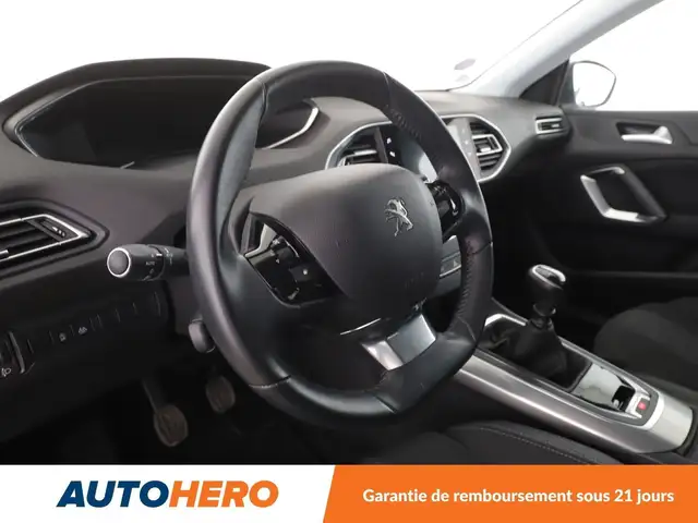 Peugeot 308 view 11