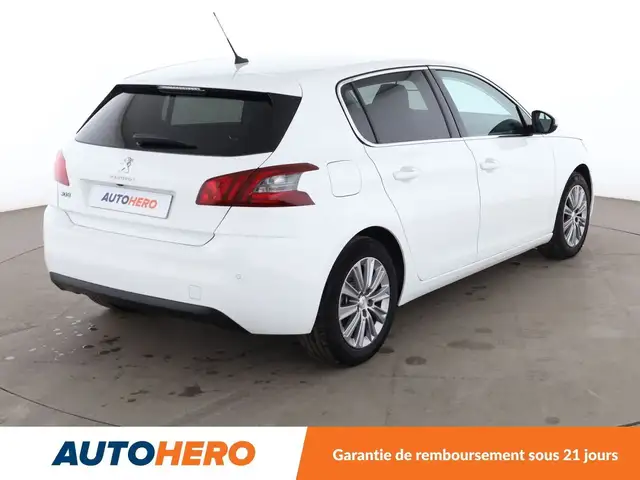 Peugeot 308 view 6