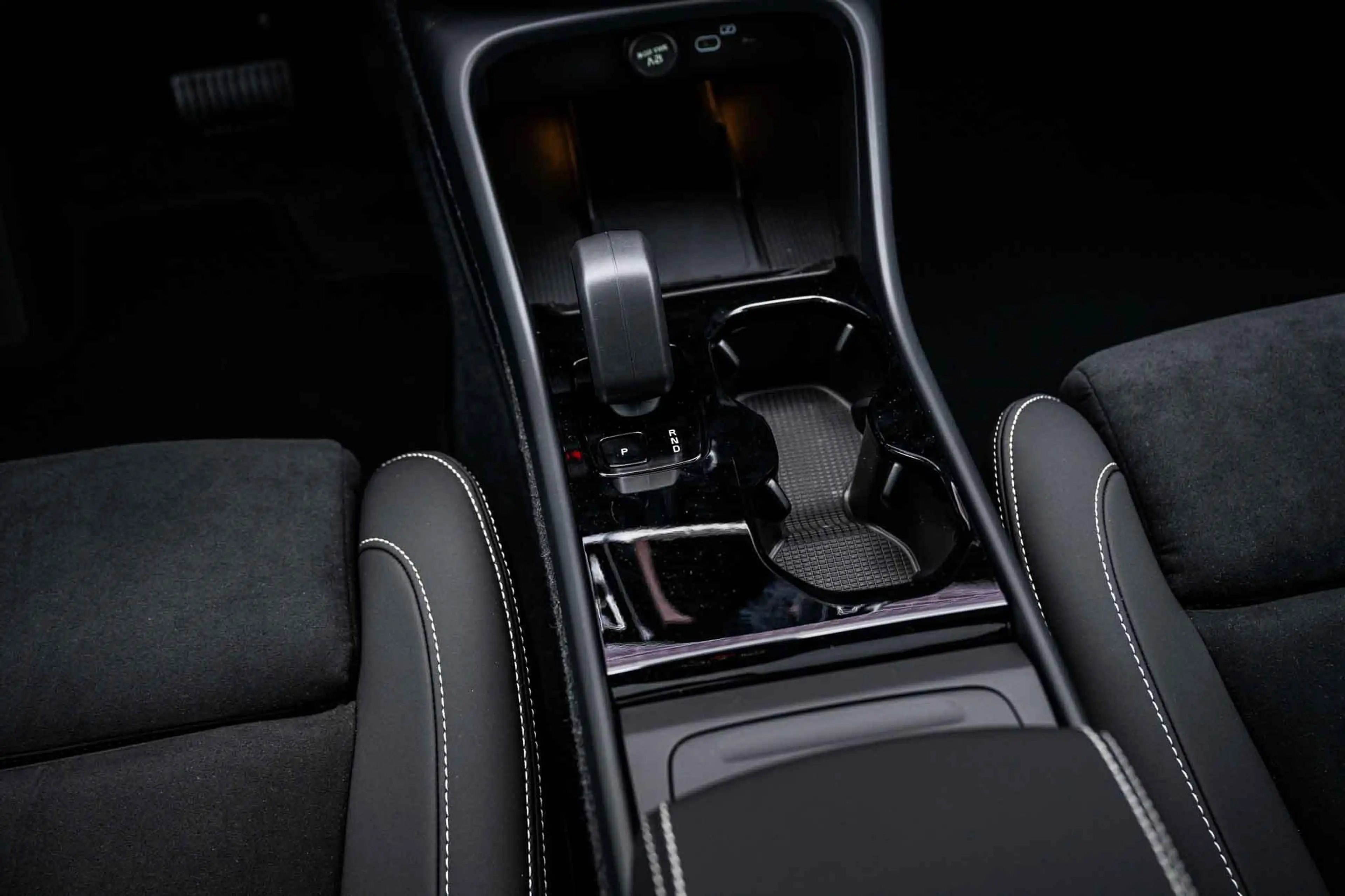 Volvo EC40 Twin Motor Ultra Black Edition Europa 82 kWh | 180 — photo 12