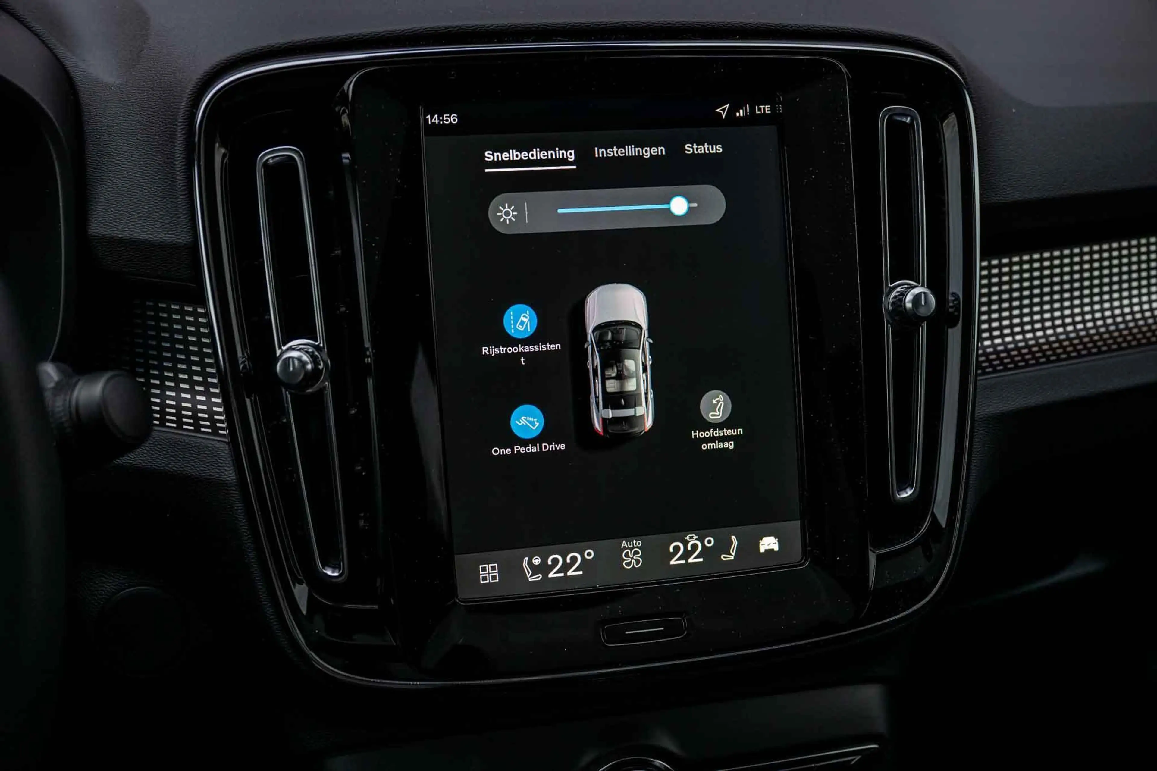 Volvo EC40 Twin Motor Ultra Black Edition Europa 82 kWh | 180 — photo 15