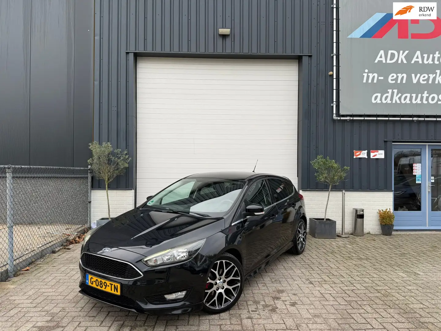 Ford Focus 1.0 First Edition STOELVERW/NAVI/2X PDC/19'/STUURV Noir - 1