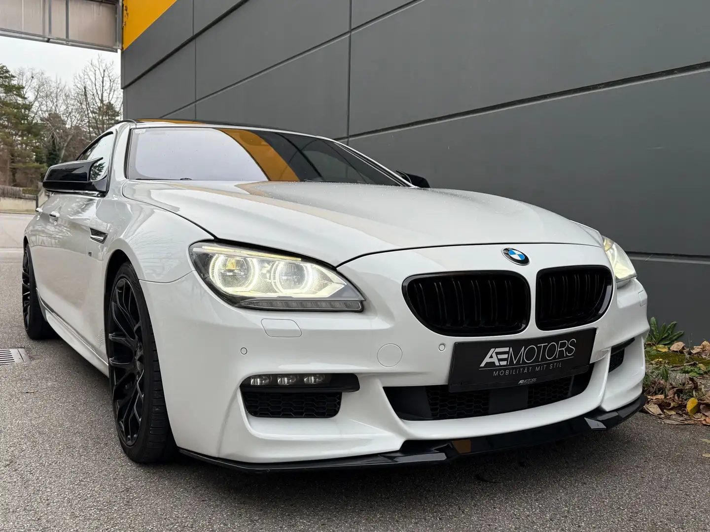 BMW 640 *M-SPORT*NAVI*HUD*PANO*LEDER+SITZHZG*F1*RFK*KREDI Weiß - 1