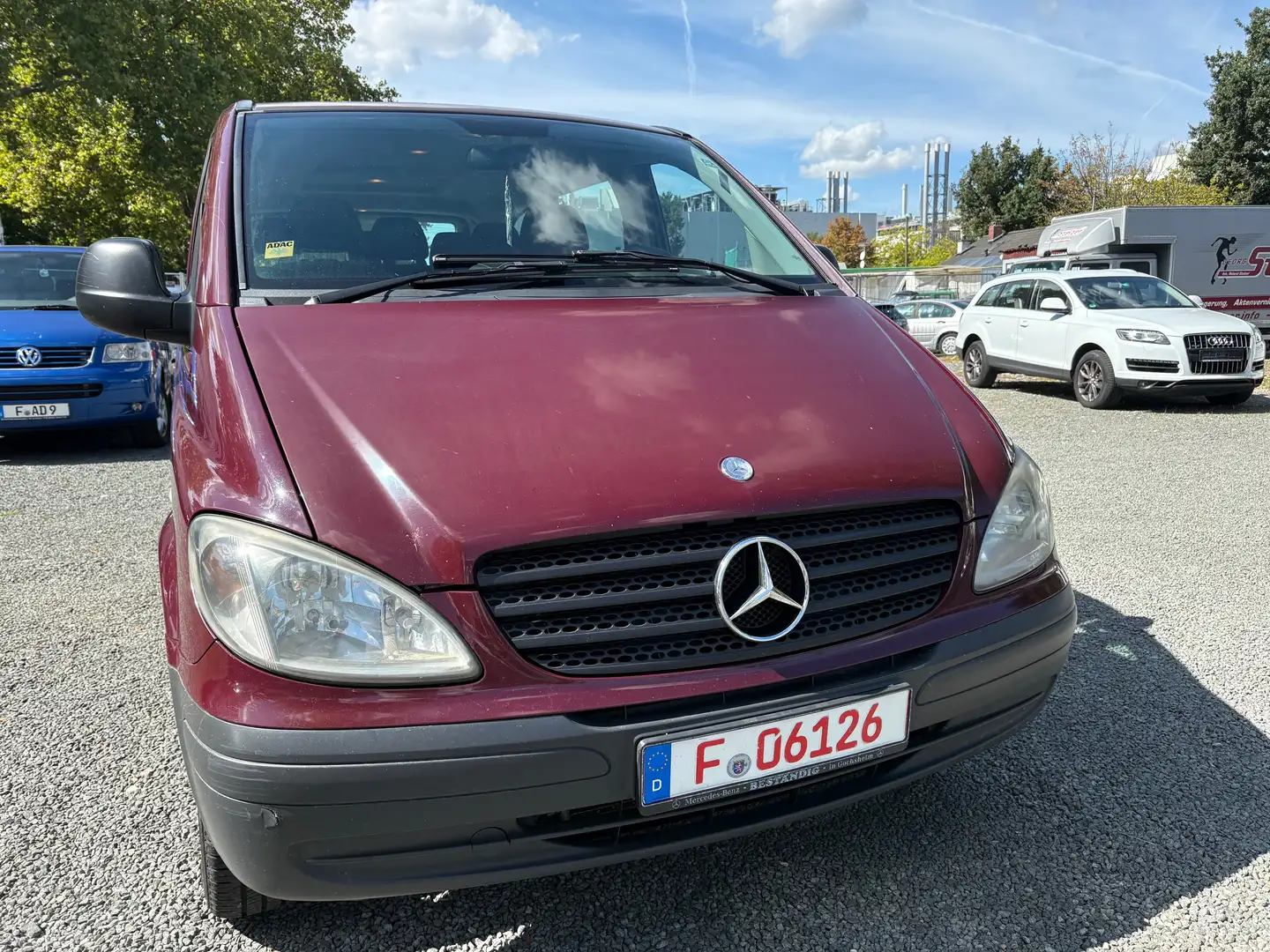 Mercedes-Benz Vito 111 CDI Kompakt 7Sitze / Automatik / Klimaanlage Rot - 2