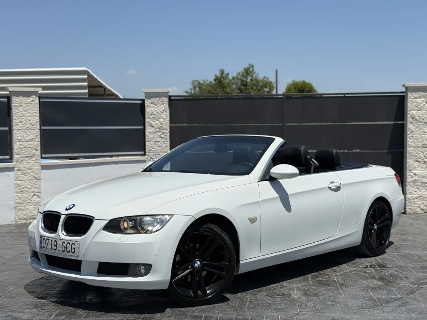 BMW 320 320i Cabrio Wit - 1