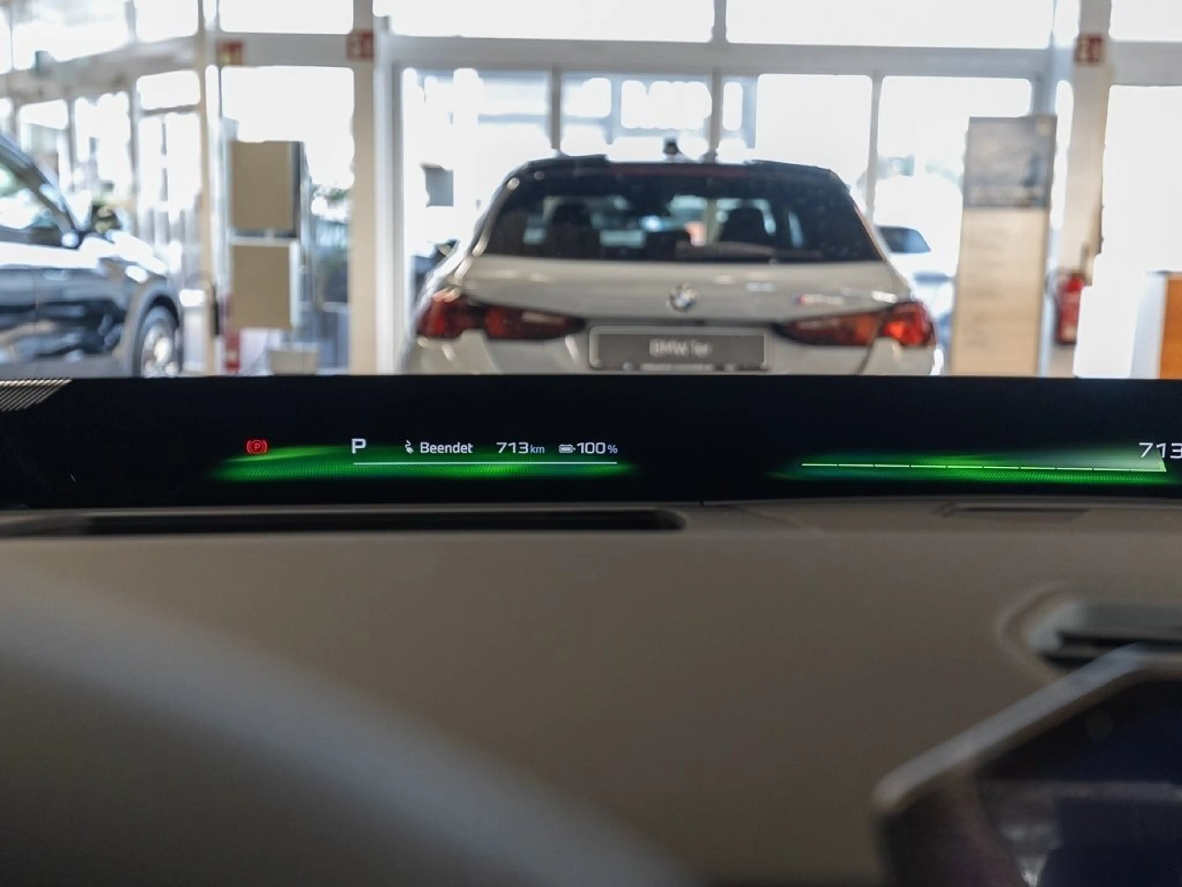 BMW i3 50 xDrive Limousine M Sport HUD PANO AHK DAB — photo 11
