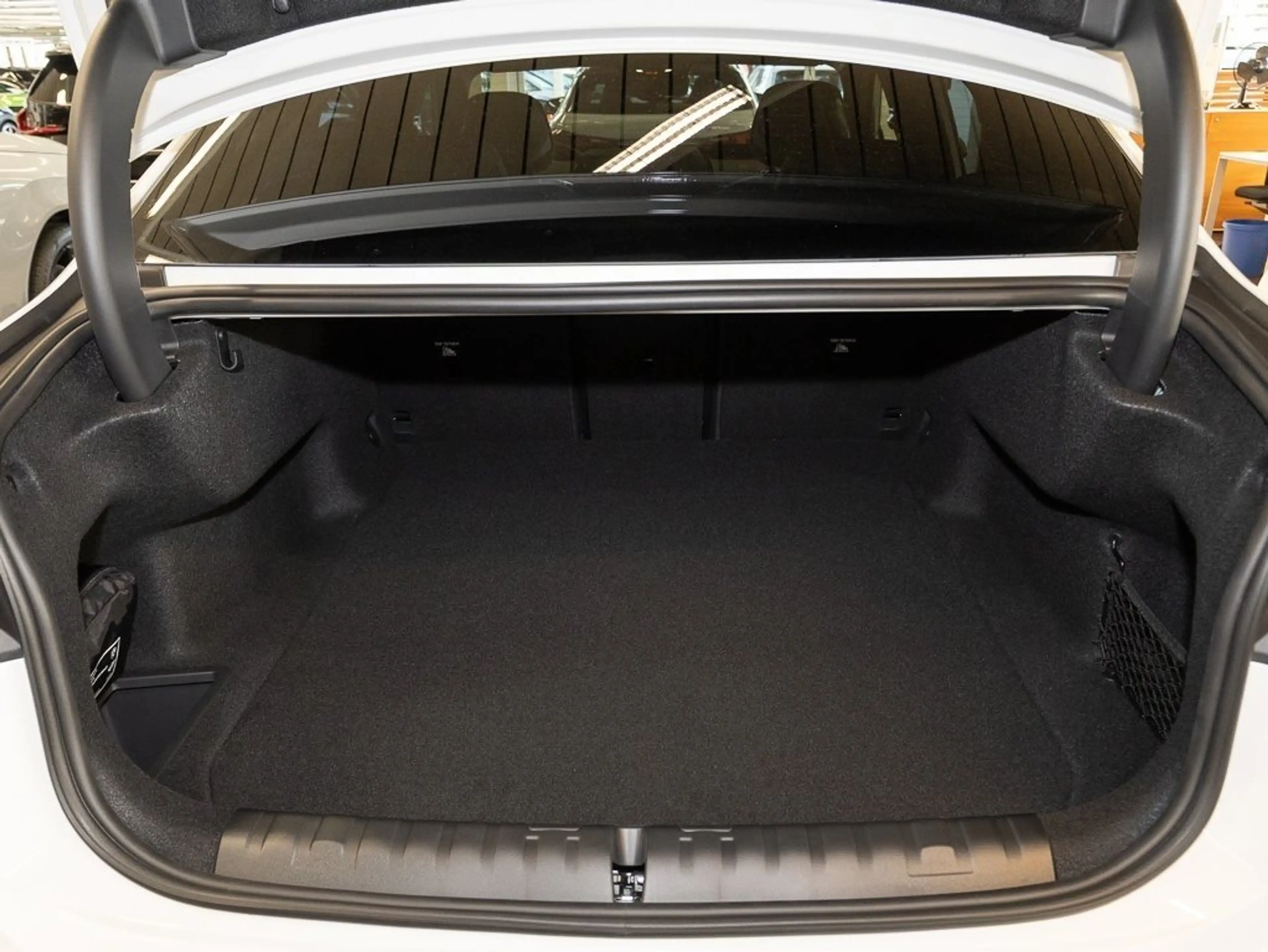 BMW i3 50 xDrive Limousine M Sport HUD PANO AHK DAB — photo 14