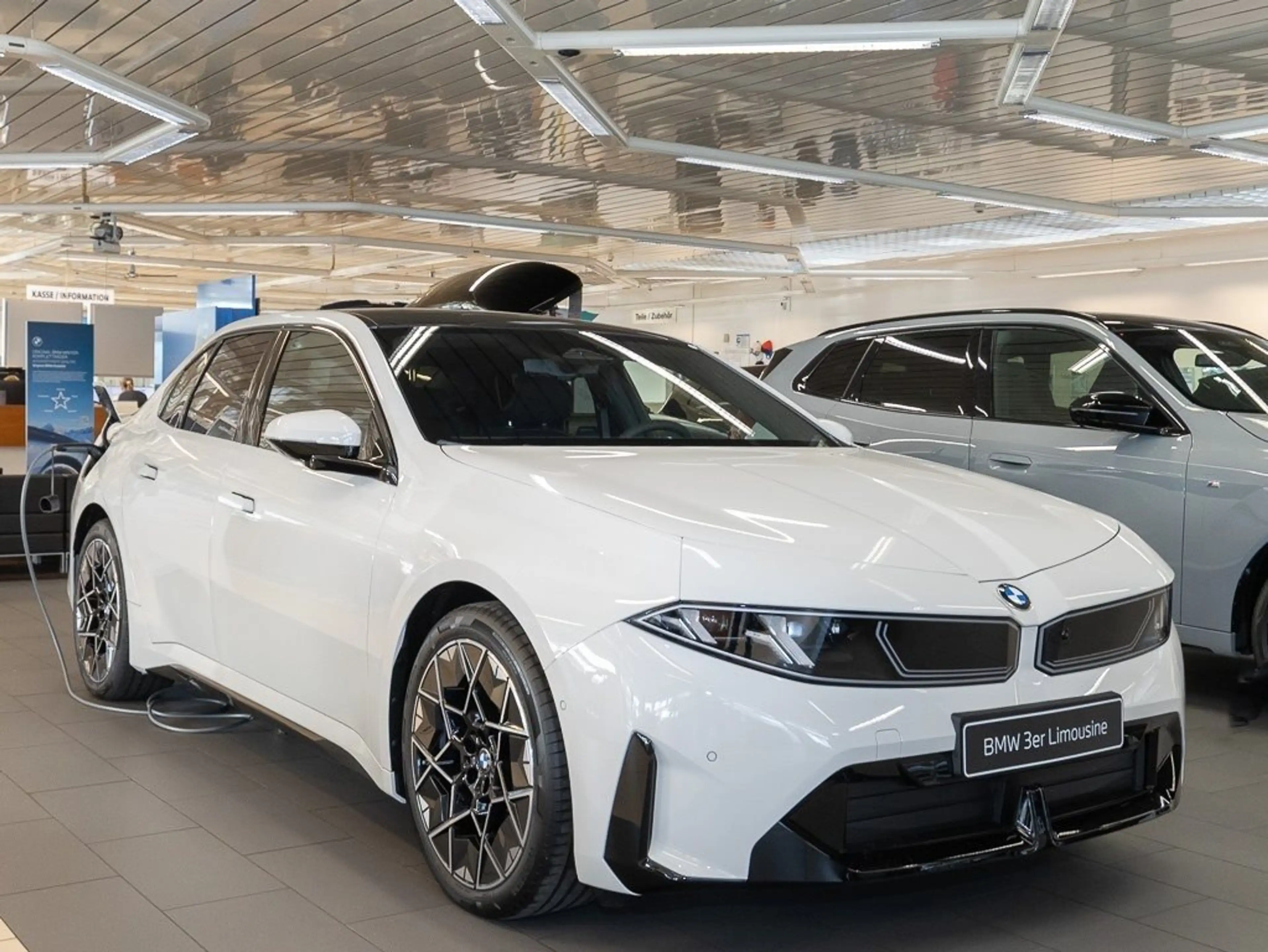 BMW i3 50 xDrive Limousine M Sport HUD PANO AHK DAB — photo 3