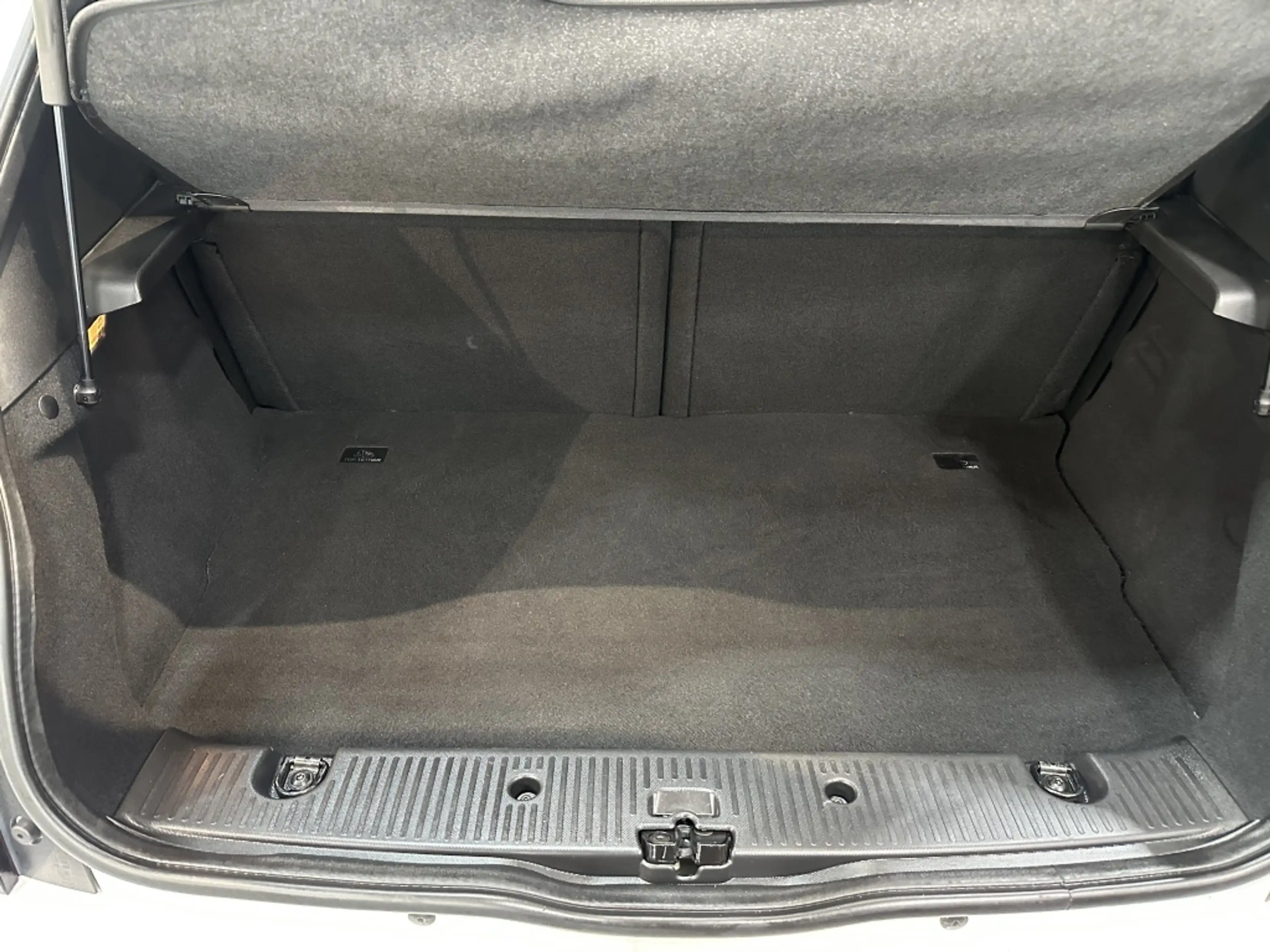 Renault Twingo 1.0 SCe SS VIVA — photo 21