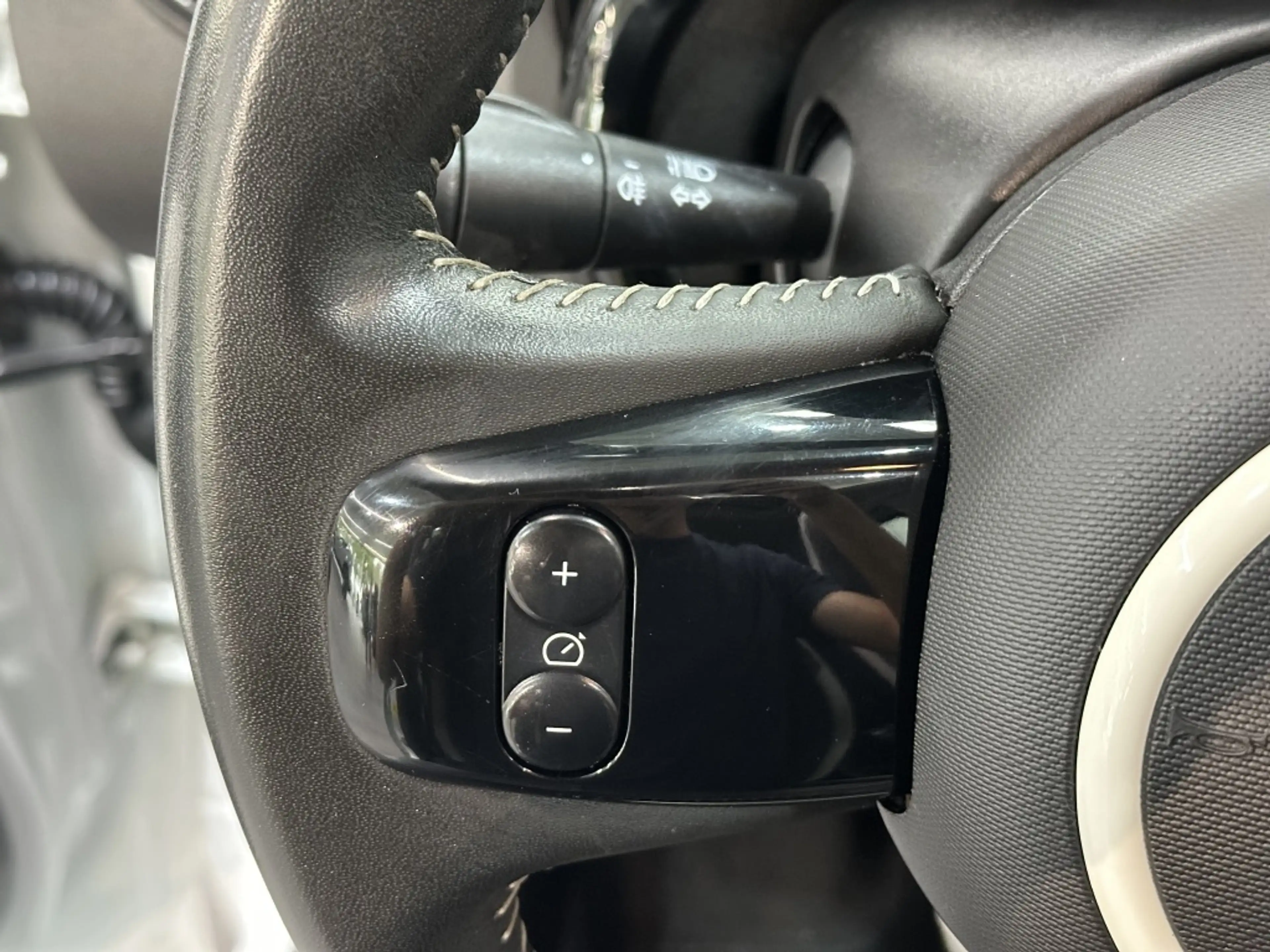 Renault Twingo 1.0 SCe SS VIVA — photo 26