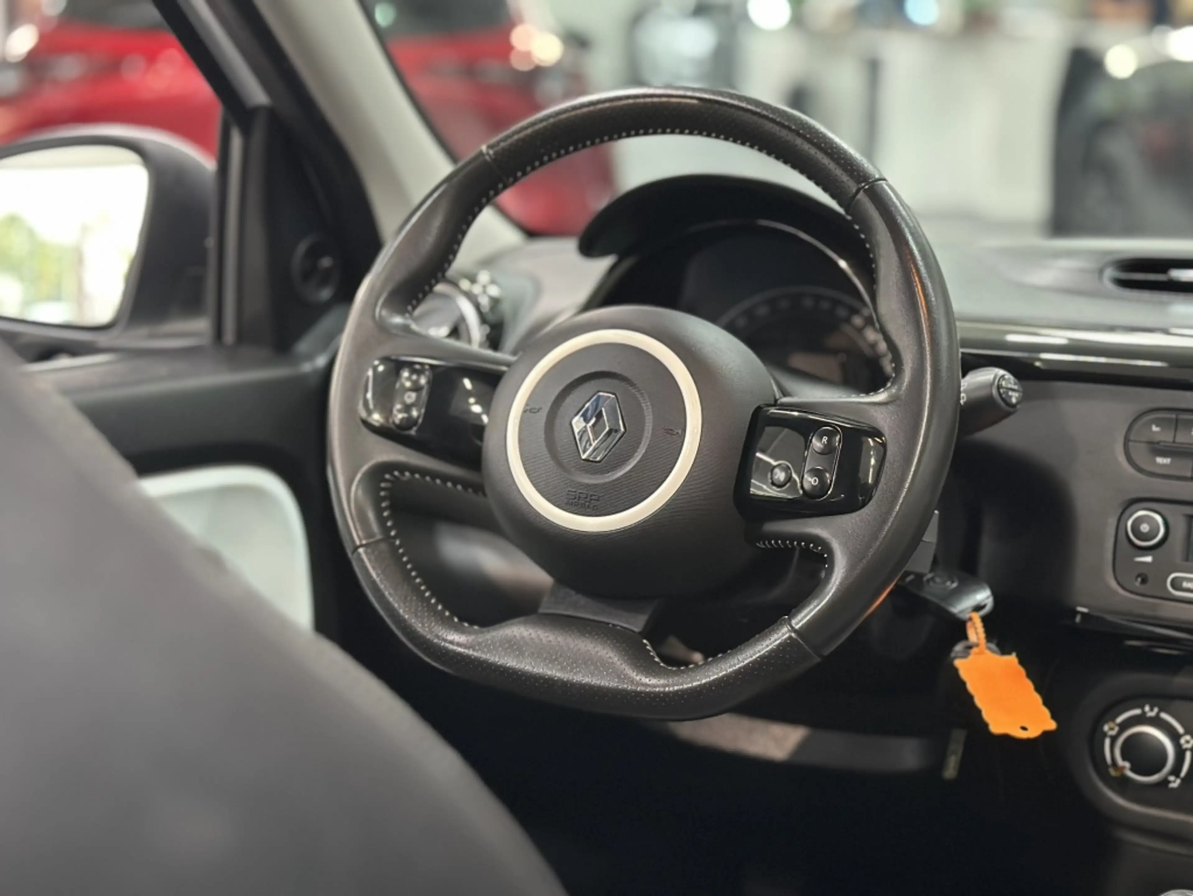 Renault Twingo 1.0 SCe SS VIVA — photo 16