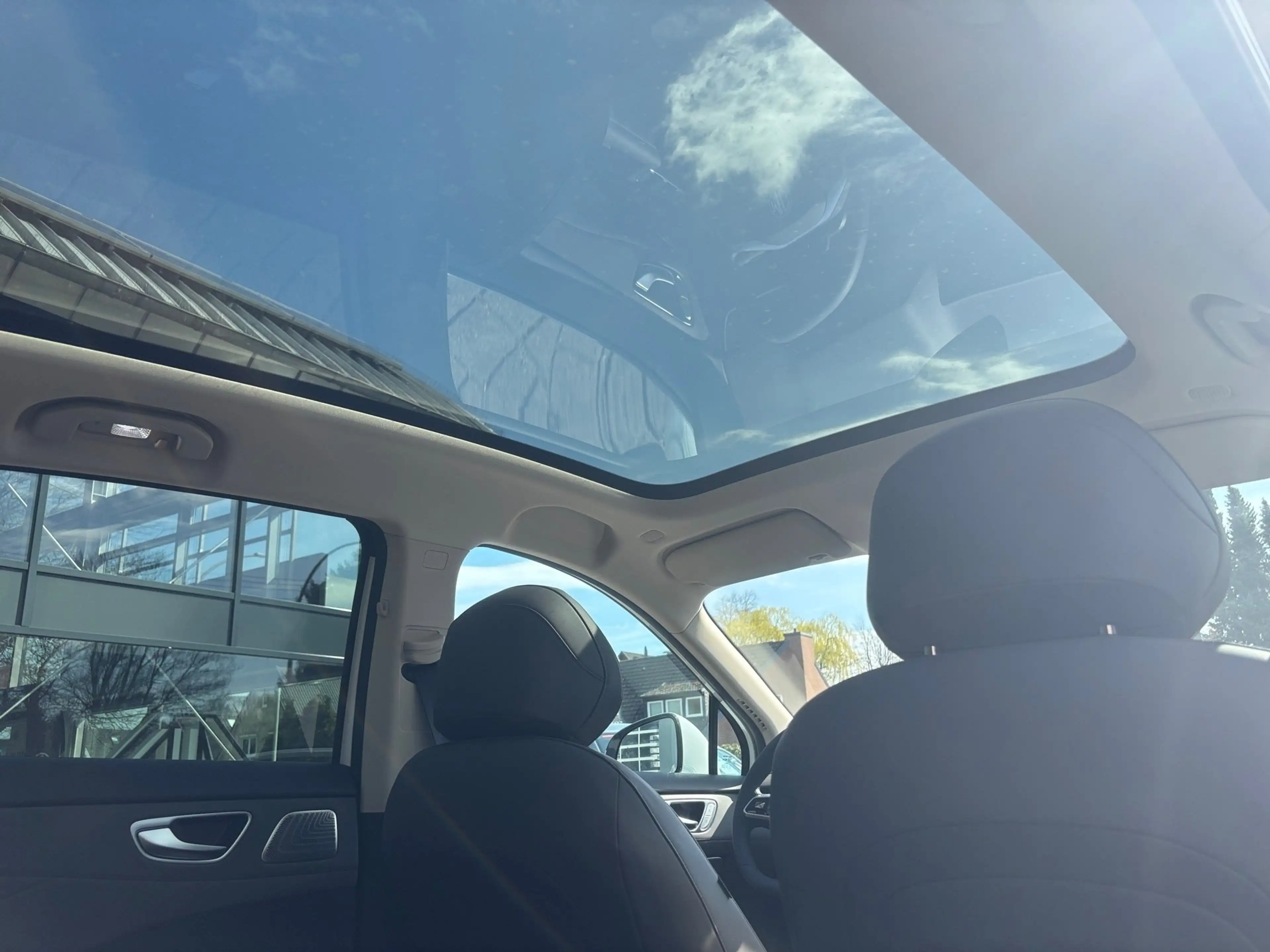 MG MGS6 EV Luxury AWD verschiedene Farben verfügbar — photo 13
