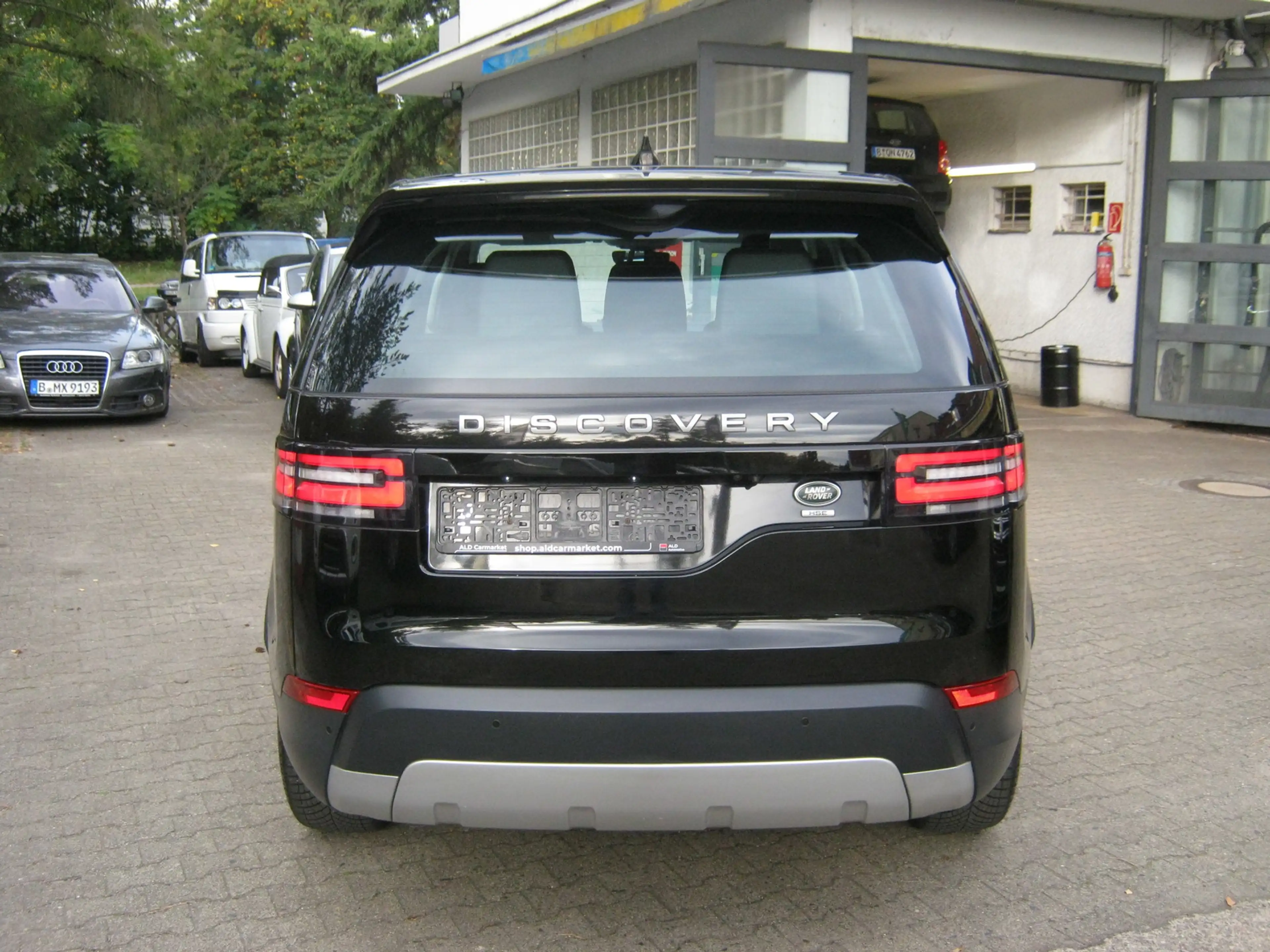 Land Rover Discovery 5 SD4 HSE 7-Sitzer TÜV/INSPEKT. NEU ! — photo 6