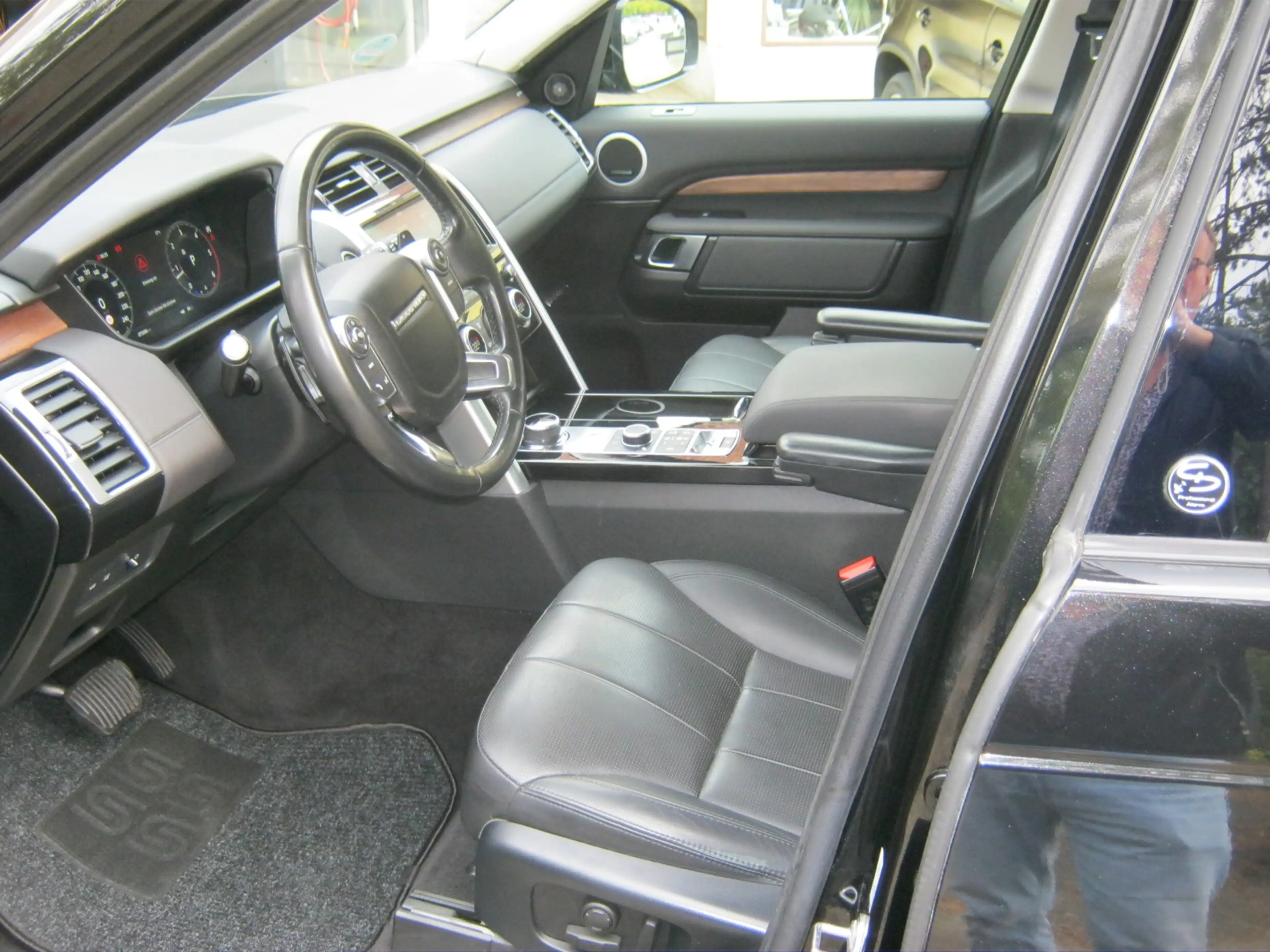Land Rover Discovery 5 SD4 HSE 7-Sitzer TÜV/INSPEKT. NEU ! — photo 10