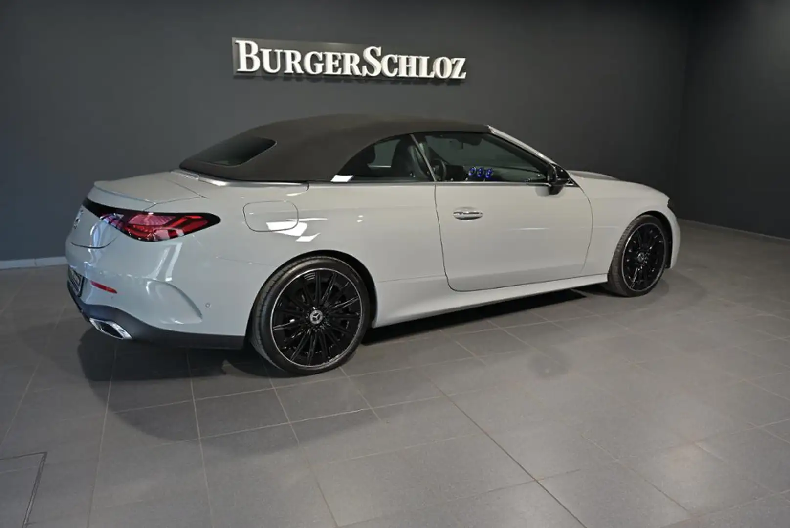 Mercedes-Benz CLE 300 4M Cabriolet AMG/DIGI/360/KEYL./MEM./TW Gris - 2