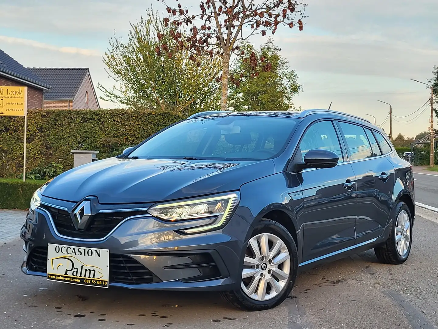Renault Megane Mégane SW 1.33 TCe Life GPF Grijs - 1