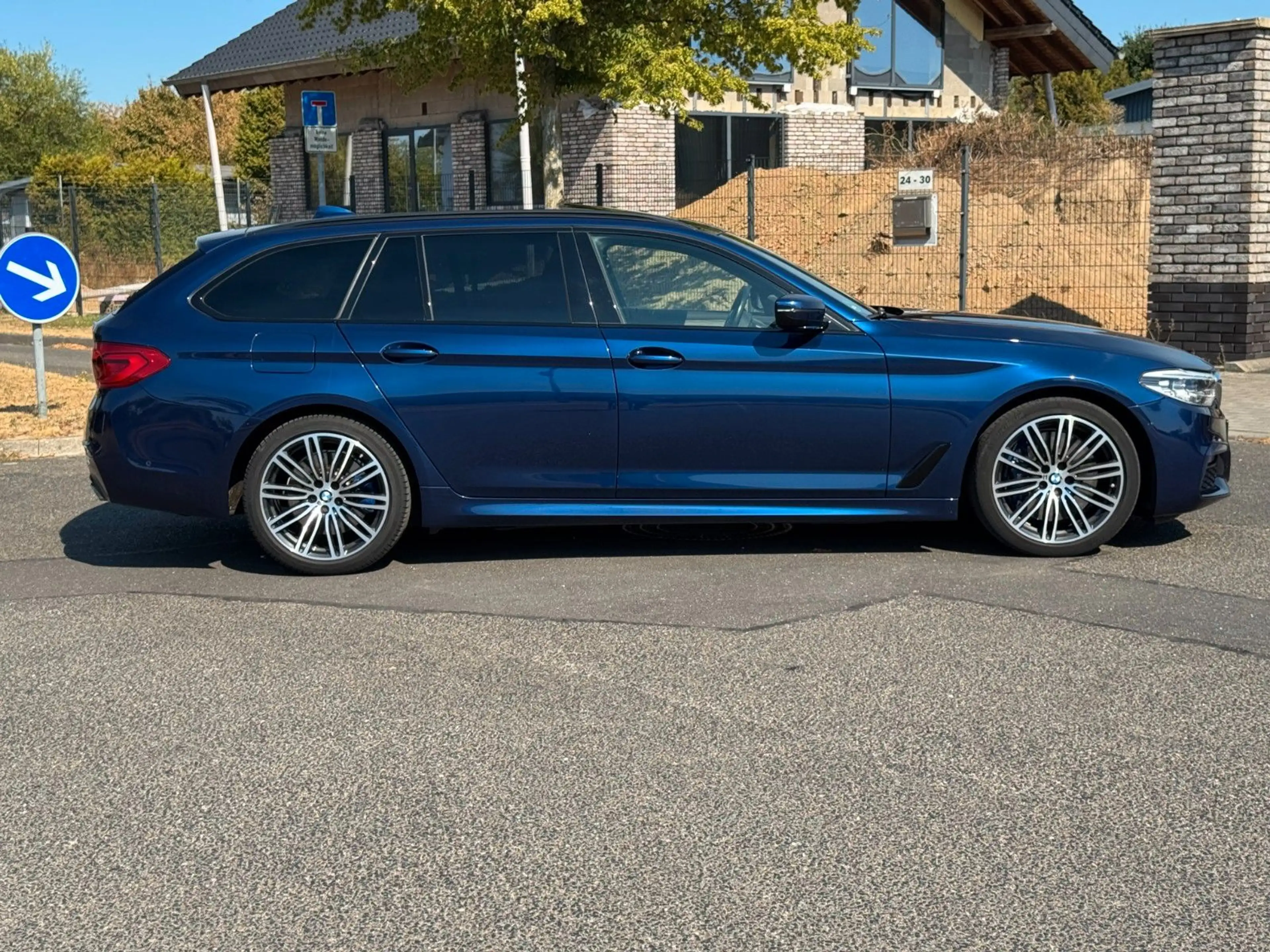 BMW 540 d Touring xDrive M Sport *Autom.*Leder*Pano* — photo 6