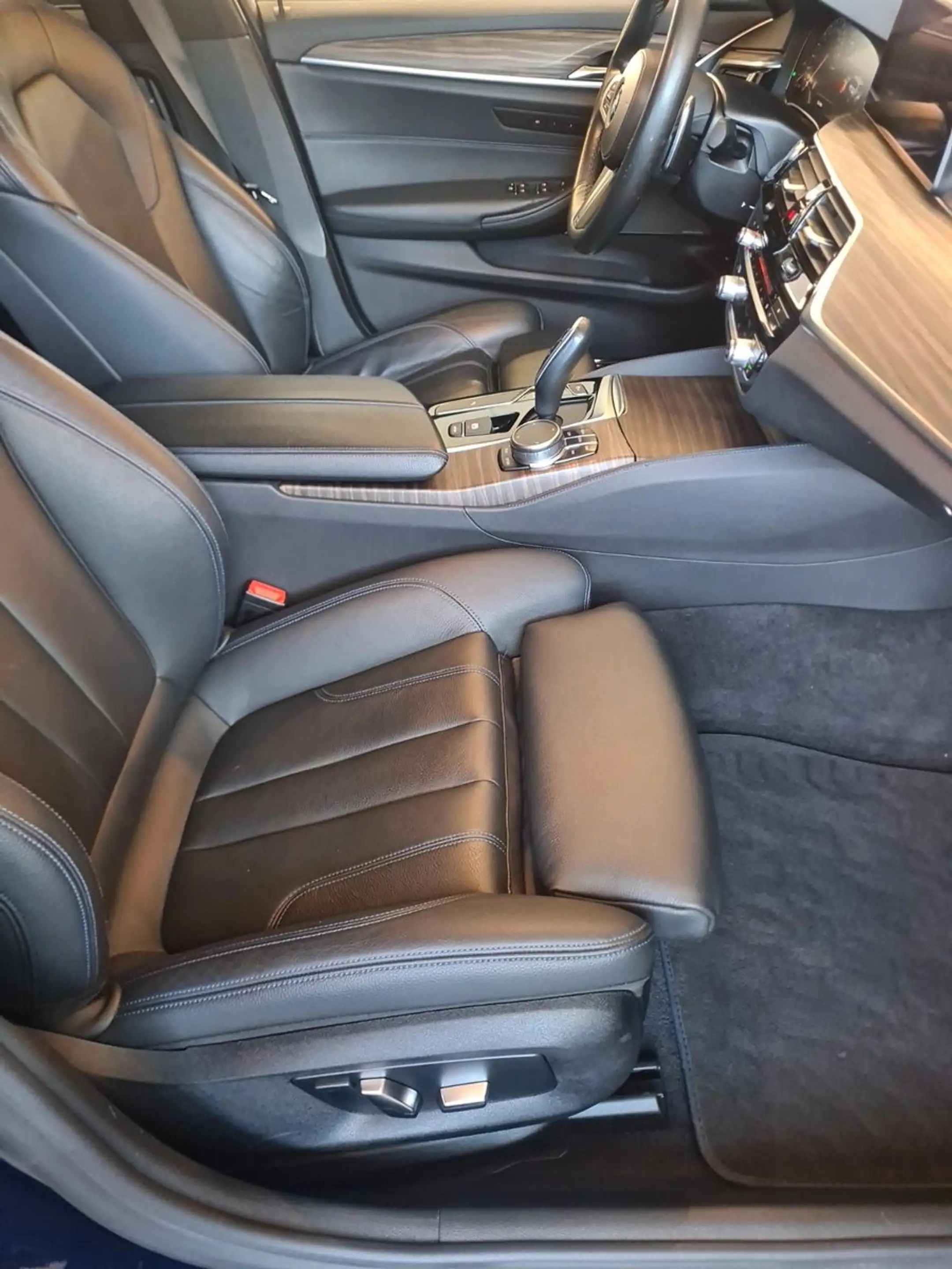 BMW 540 d Touring xDrive M Sport *Autom.*Leder*Pano* — photo 15