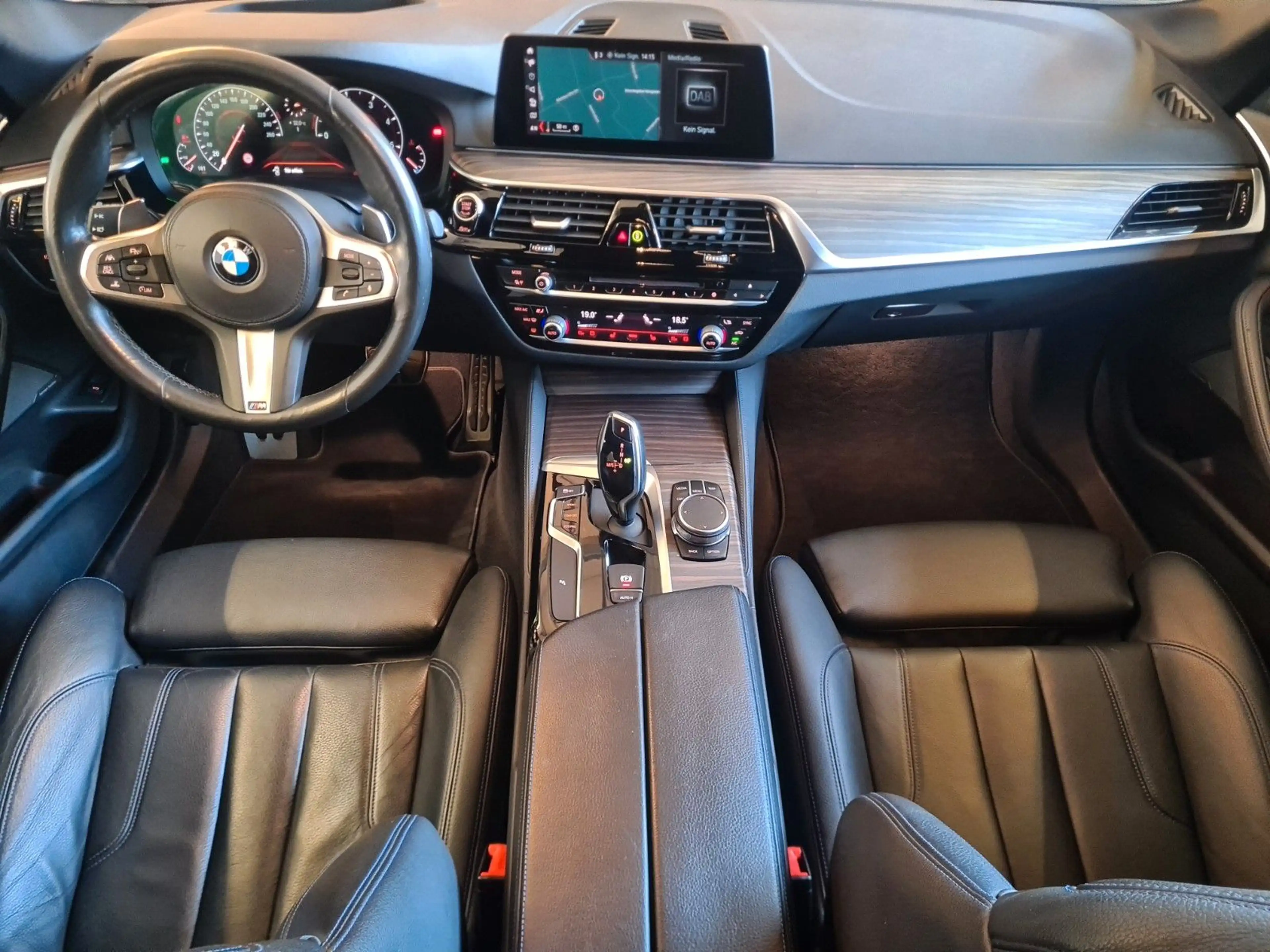 BMW 540 d Touring xDrive M Sport *Autom.*Leder*Pano* — photo 11