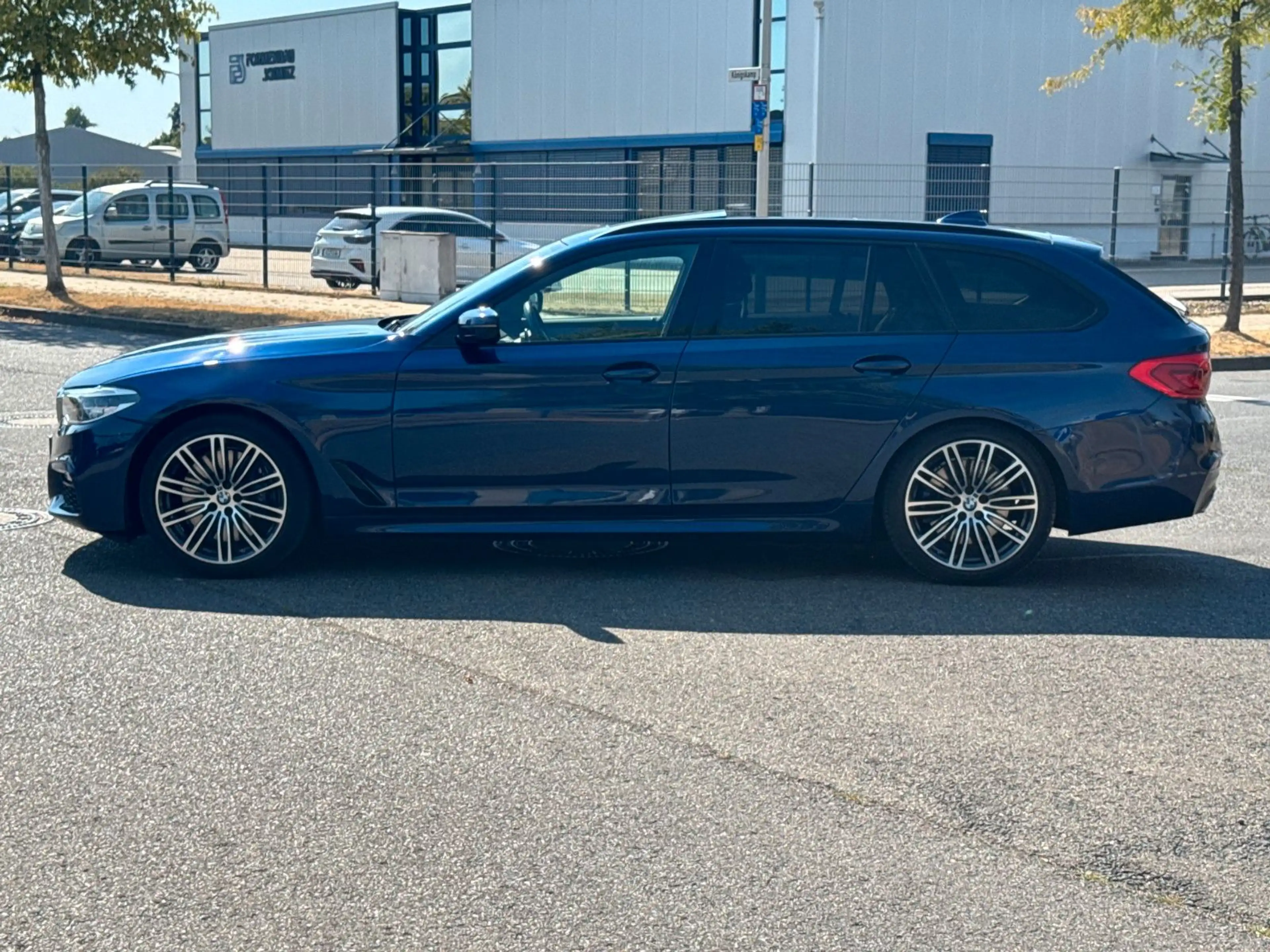 BMW 540 d Touring xDrive M Sport *Autom.*Leder*Pano* — photo 2