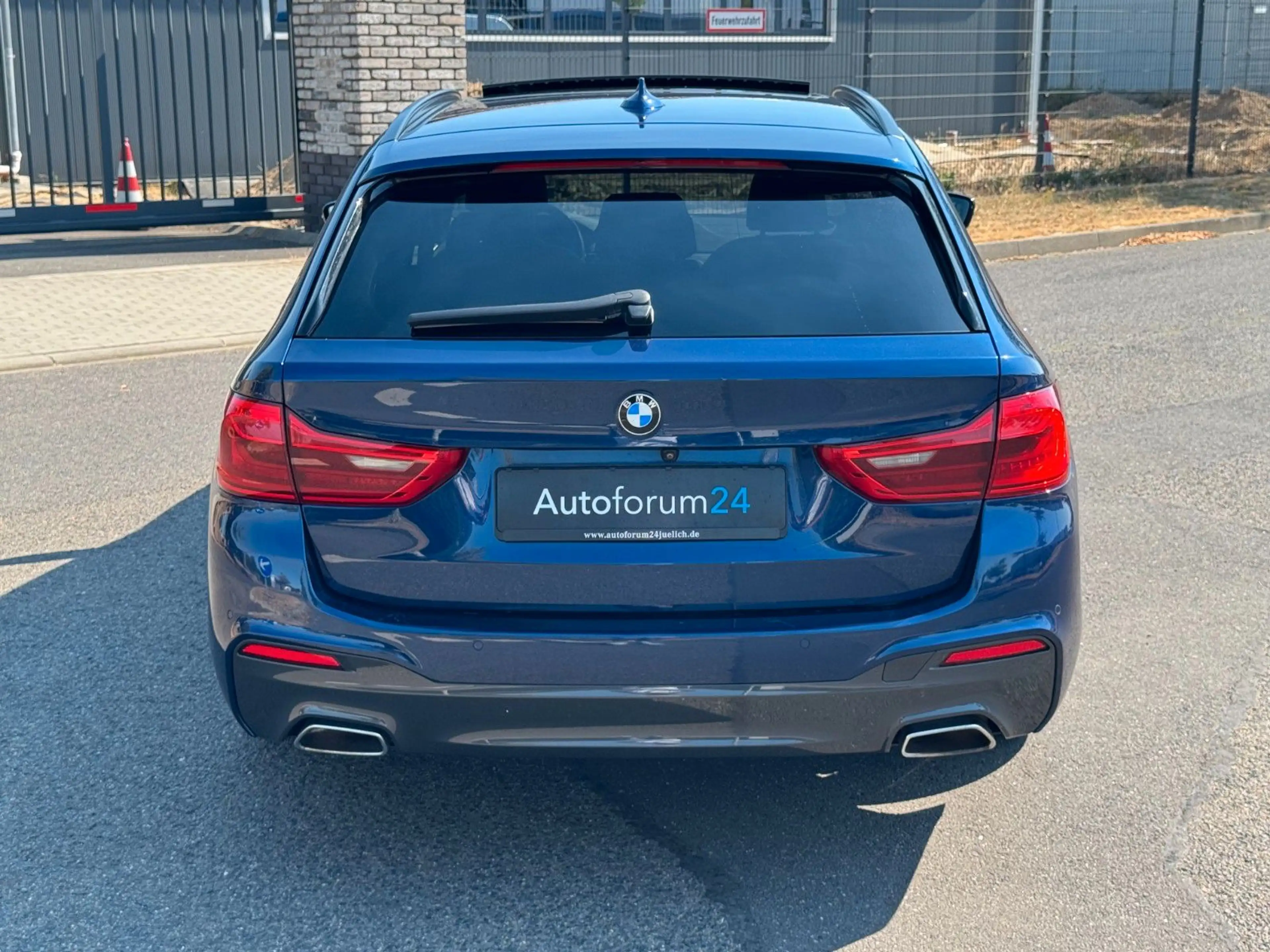 BMW 540 d Touring xDrive M Sport *Autom.*Leder*Pano* — photo 4