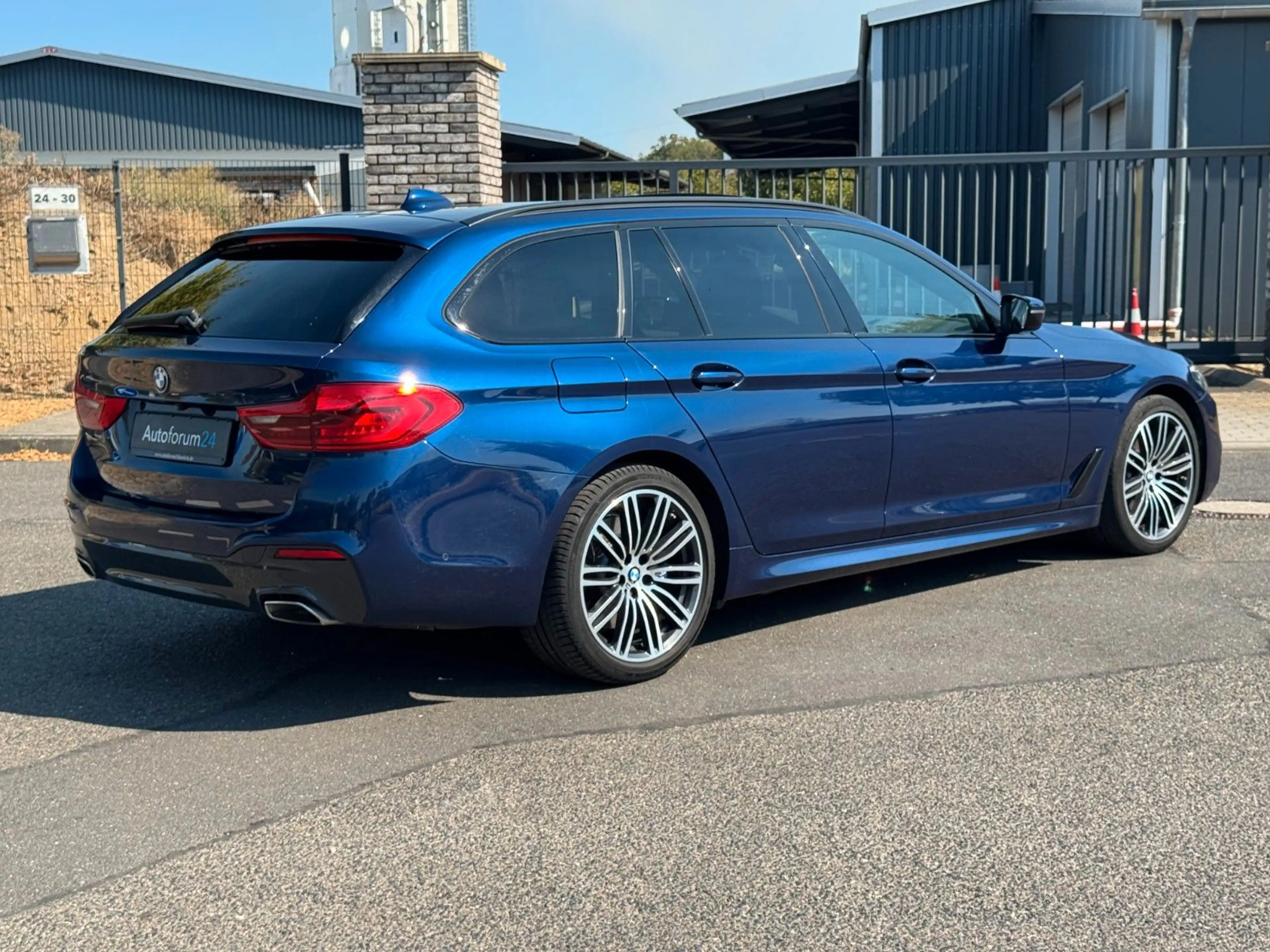 BMW 540 d Touring xDrive M Sport *Autom.*Leder*Pano* — photo 5