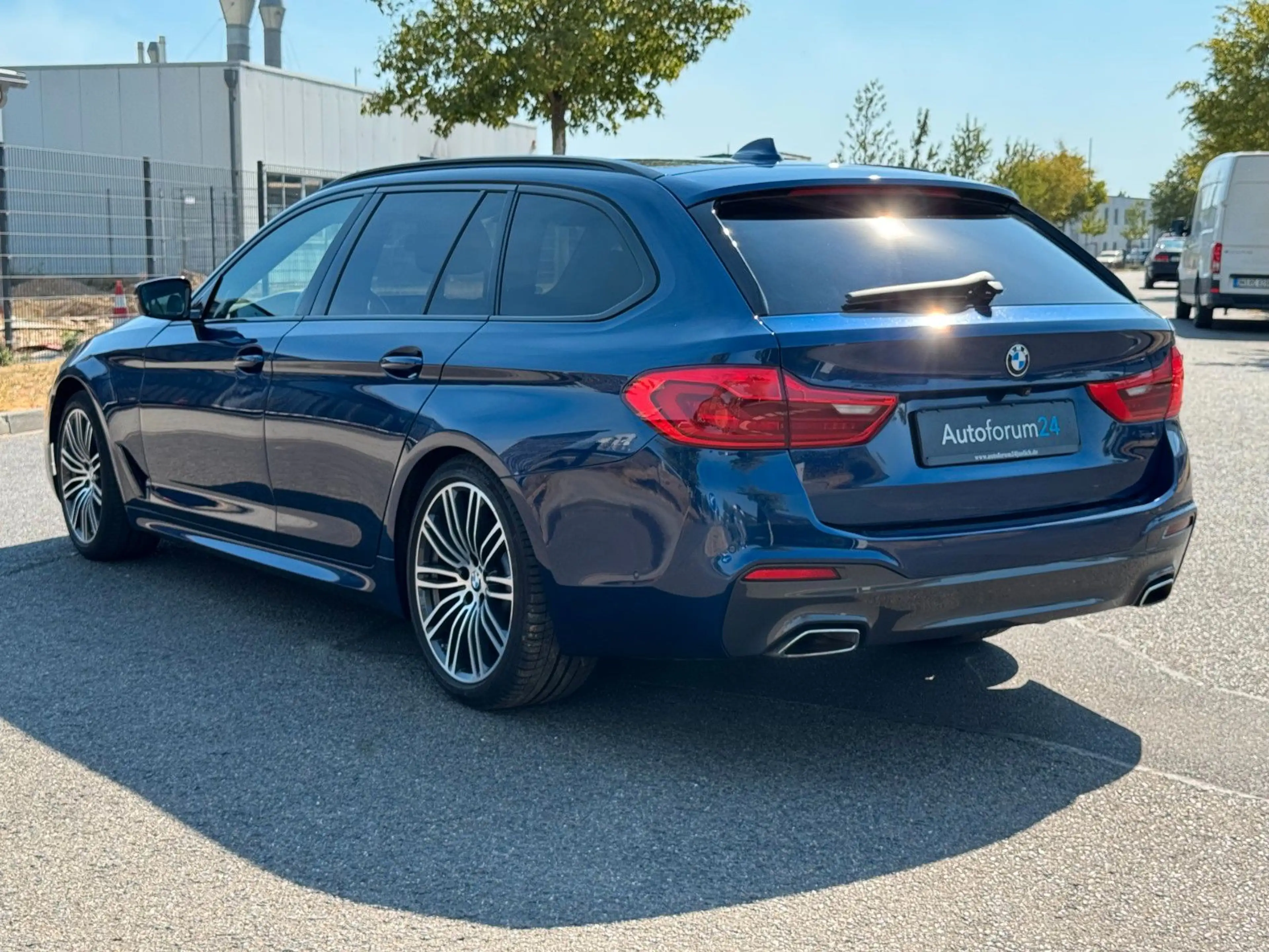 BMW 540 d Touring xDrive M Sport *Autom.*Leder*Pano* — photo 3