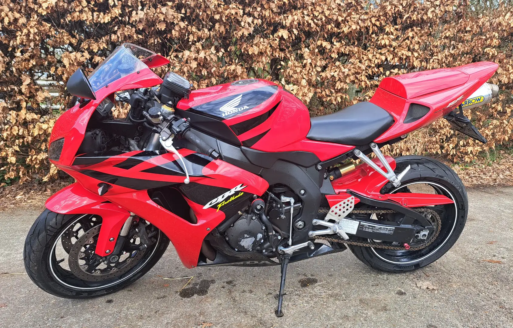 Honda CBR 1000 RR Roşu - 1