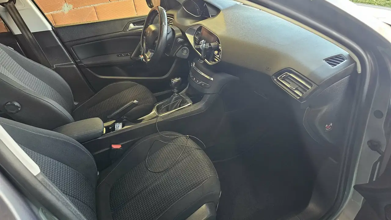Peugeot 308 308 — photo 4