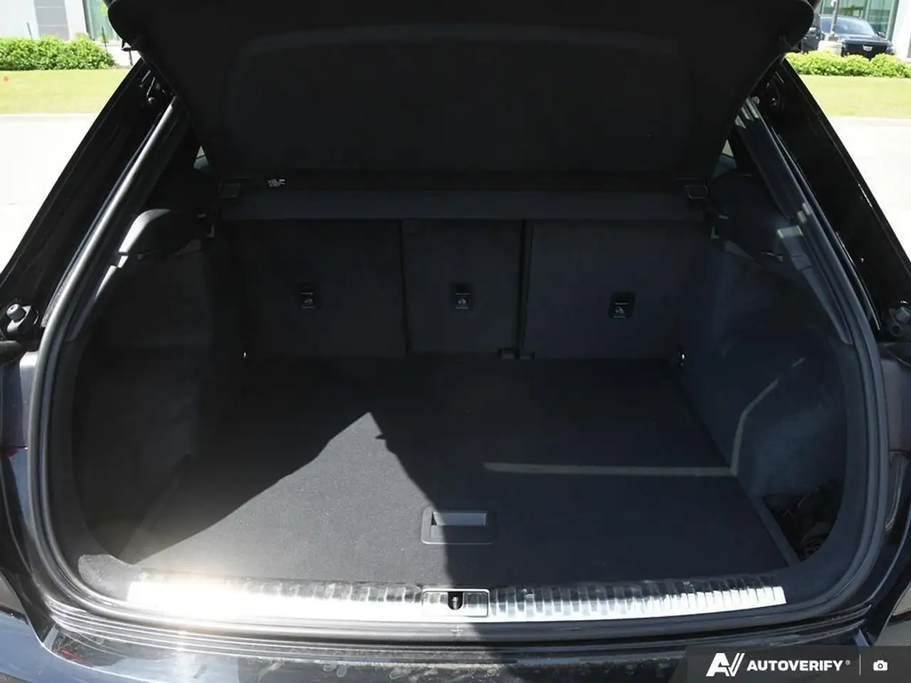 Audi Q3 снимка Audi Q3