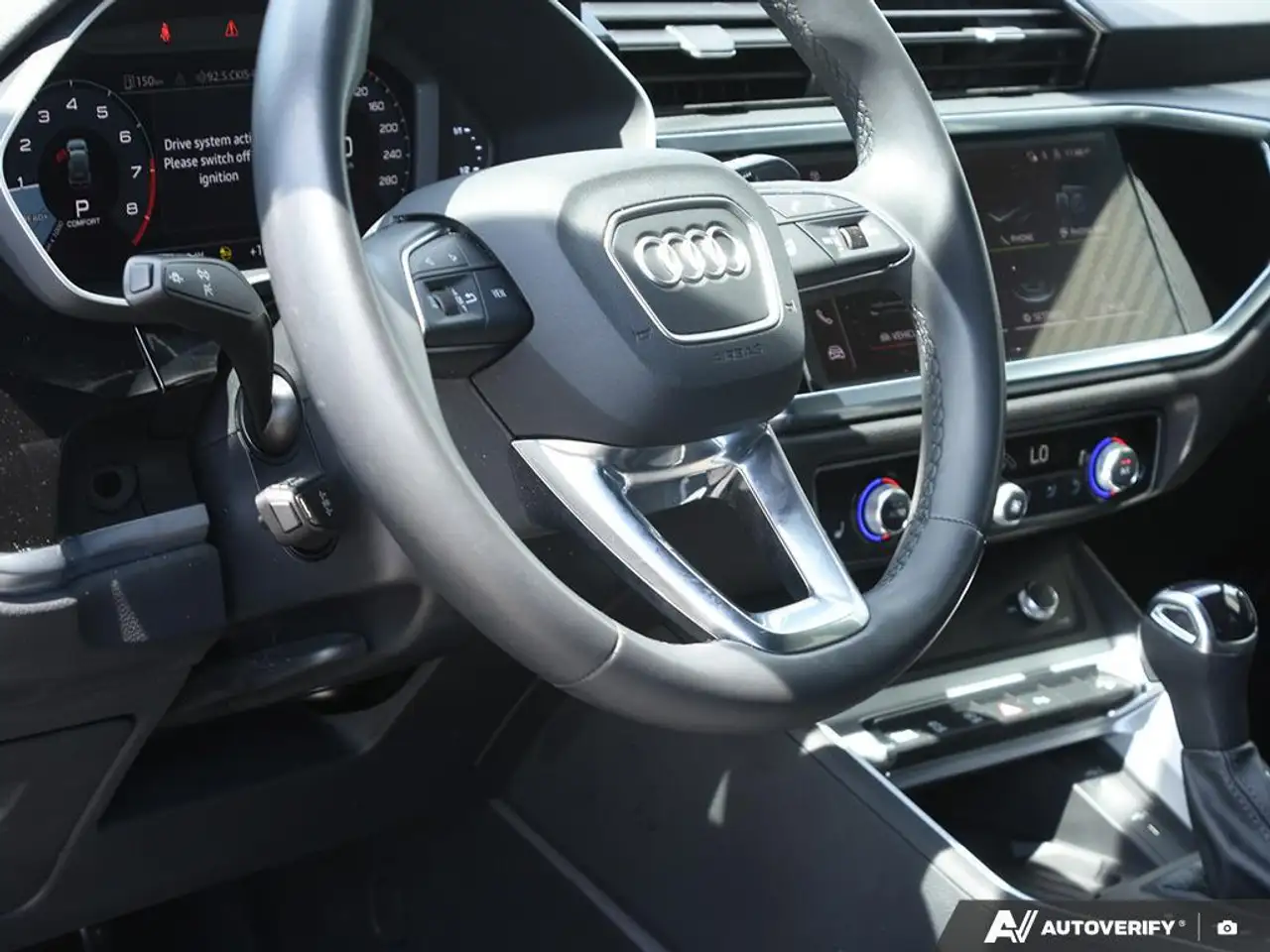 Audi Q3 снимка Audi Q3