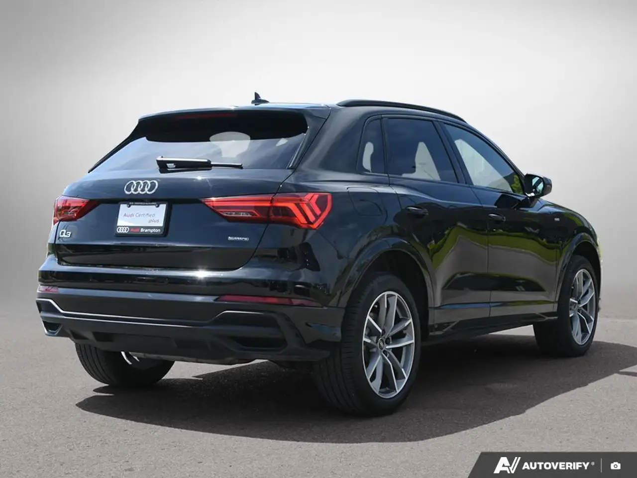 Audi Q3 снимка Audi Q3