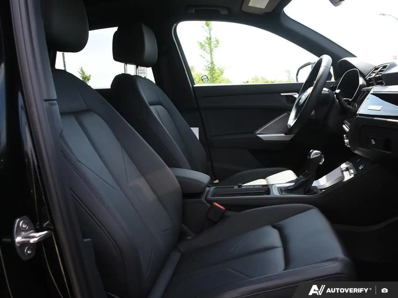 Audi Q3 снимка Audi Q3