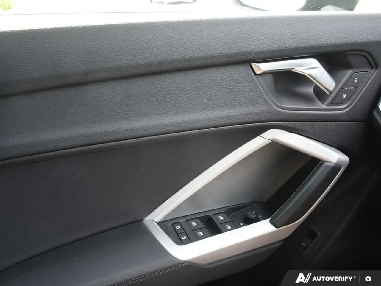Audi Q3 снимка Audi Q3