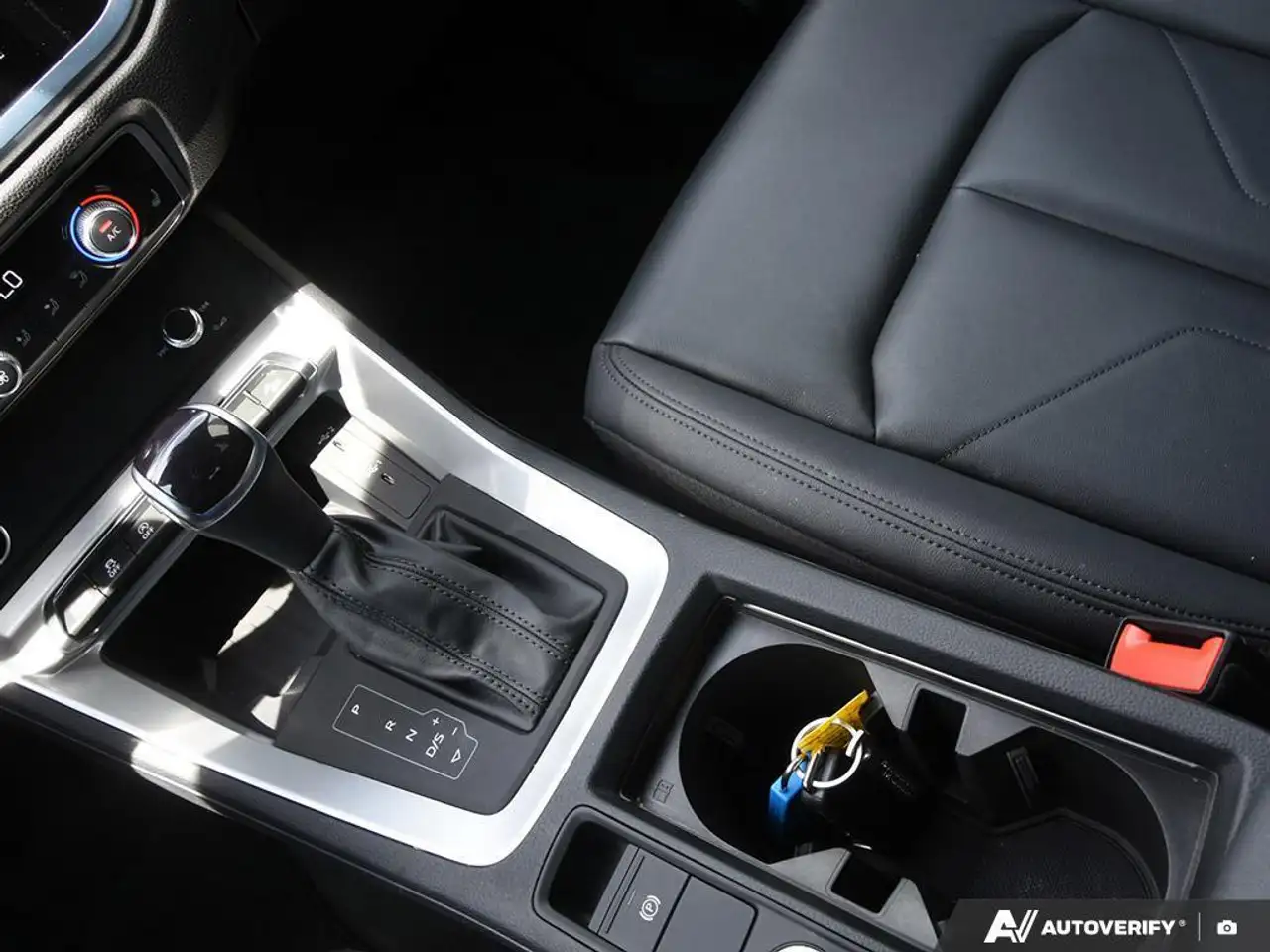 Audi Q3 снимка Audi Q3