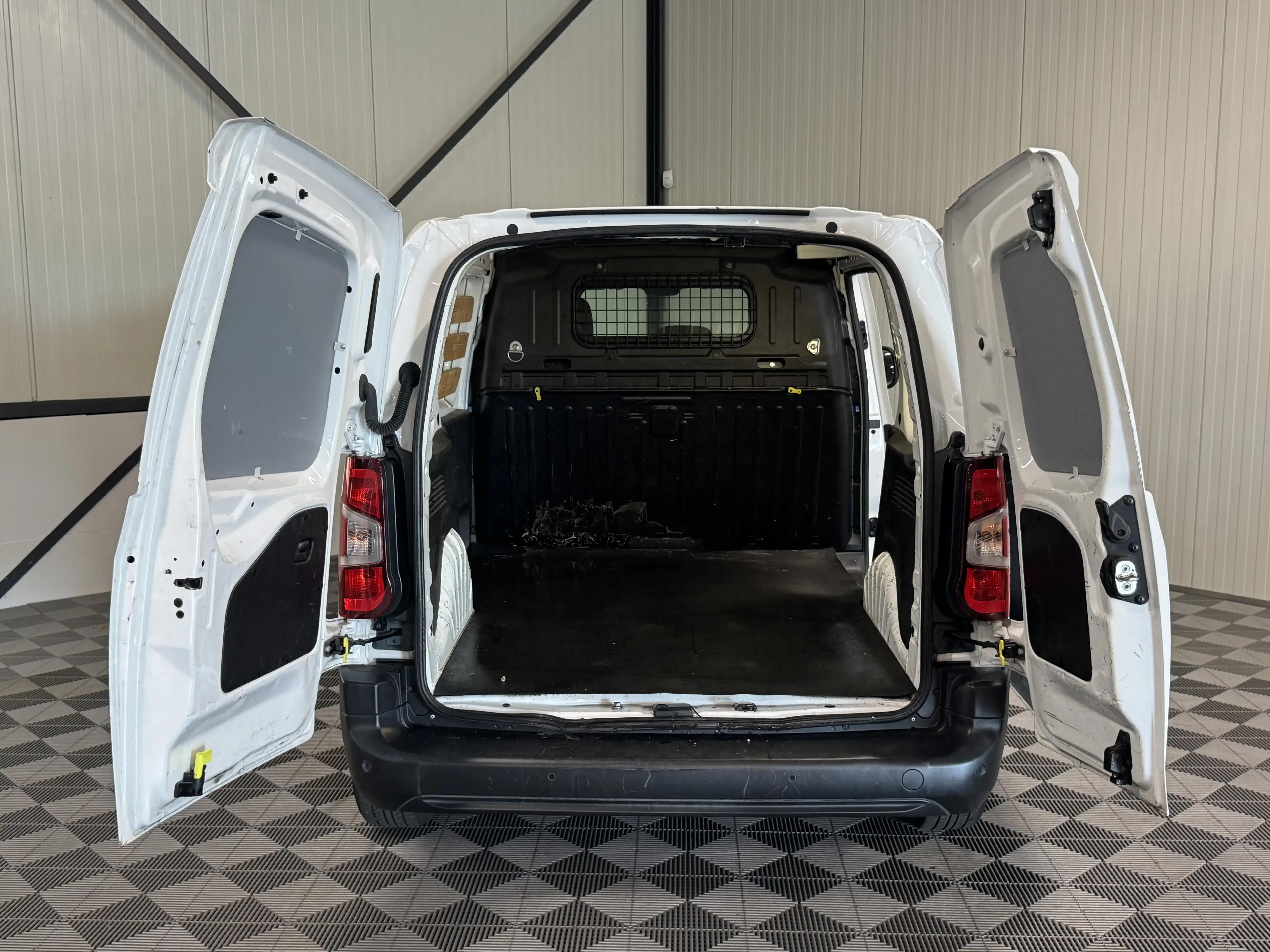 Citroen Berlingo 1.5 BlueHDI | Club 3-Pers | Airco | Cruise | Navi — photo 10