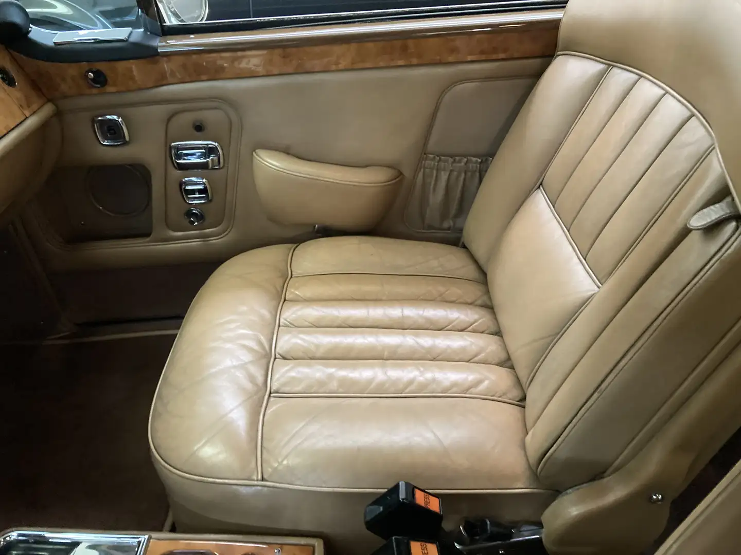 Rolls-Royce Corniche - 1