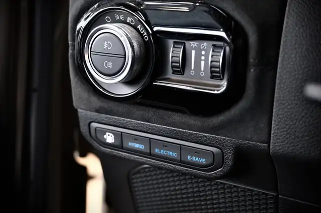 Jeep Wrangler Sahara Brute Ansicht 28