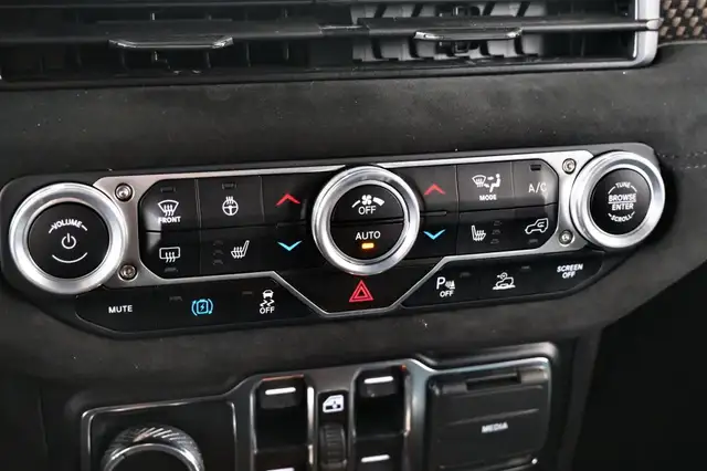 Jeep Wrangler Sahara Brute Ansicht 18