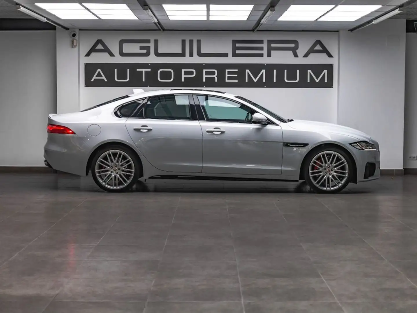 Jaguar XF 3.0 V6 380PS S Auto Weiß - 2