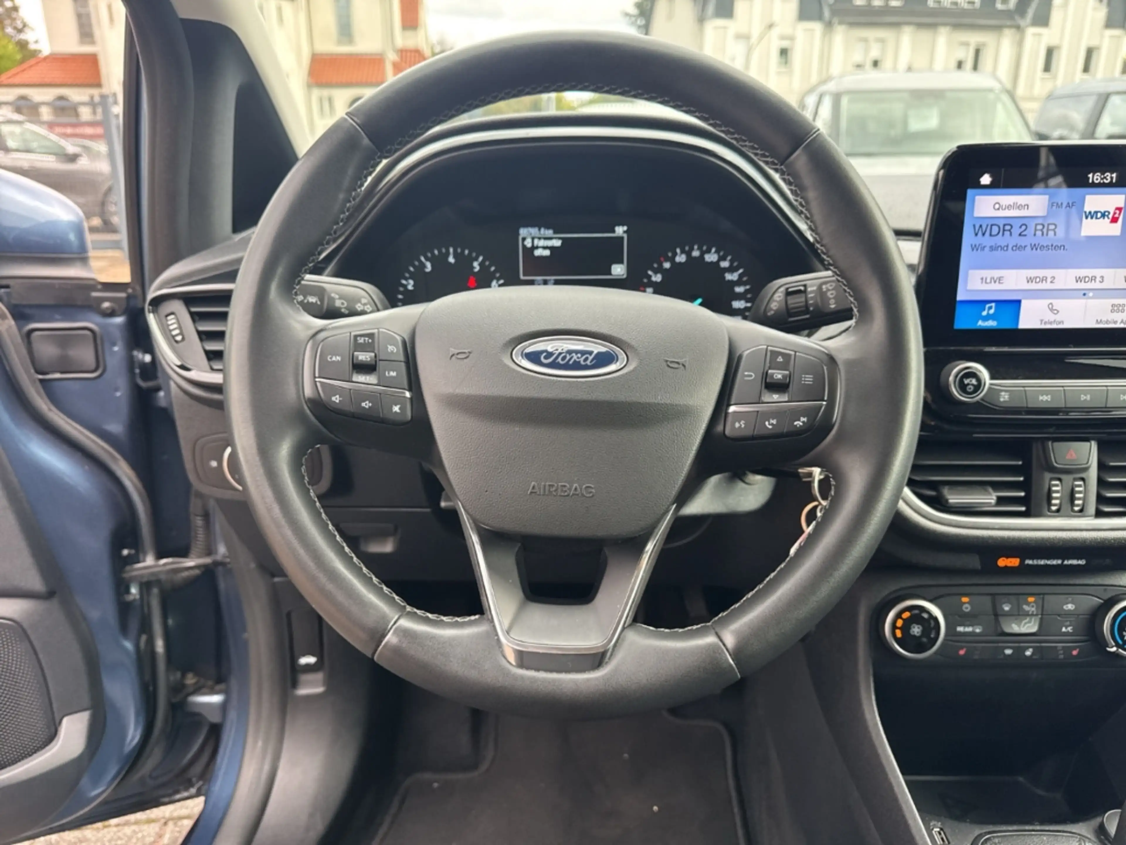 Ford Fiesta Cool & Connect+AppleCarPlay+PDC+WinterPaket — photo 9