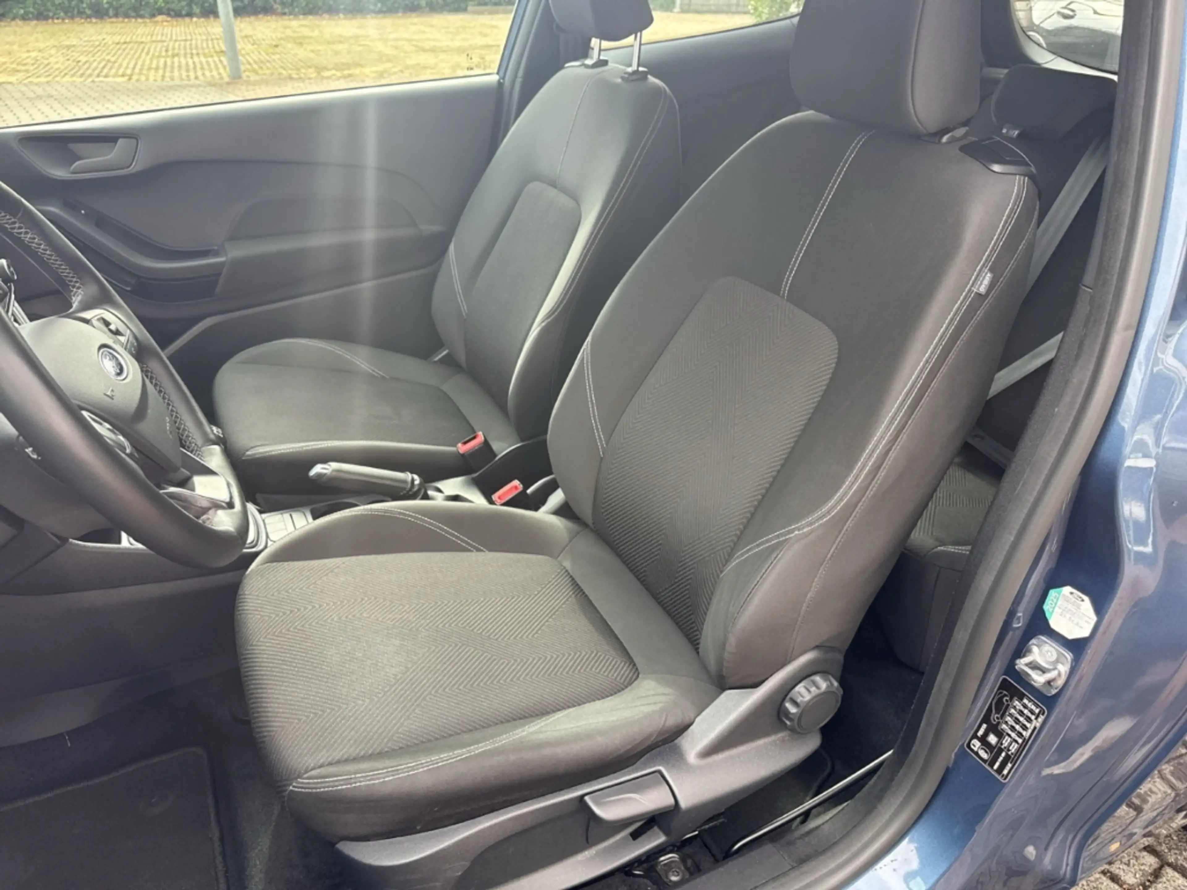 Ford Fiesta Cool & Connect+AppleCarPlay+PDC+WinterPaket — photo 8