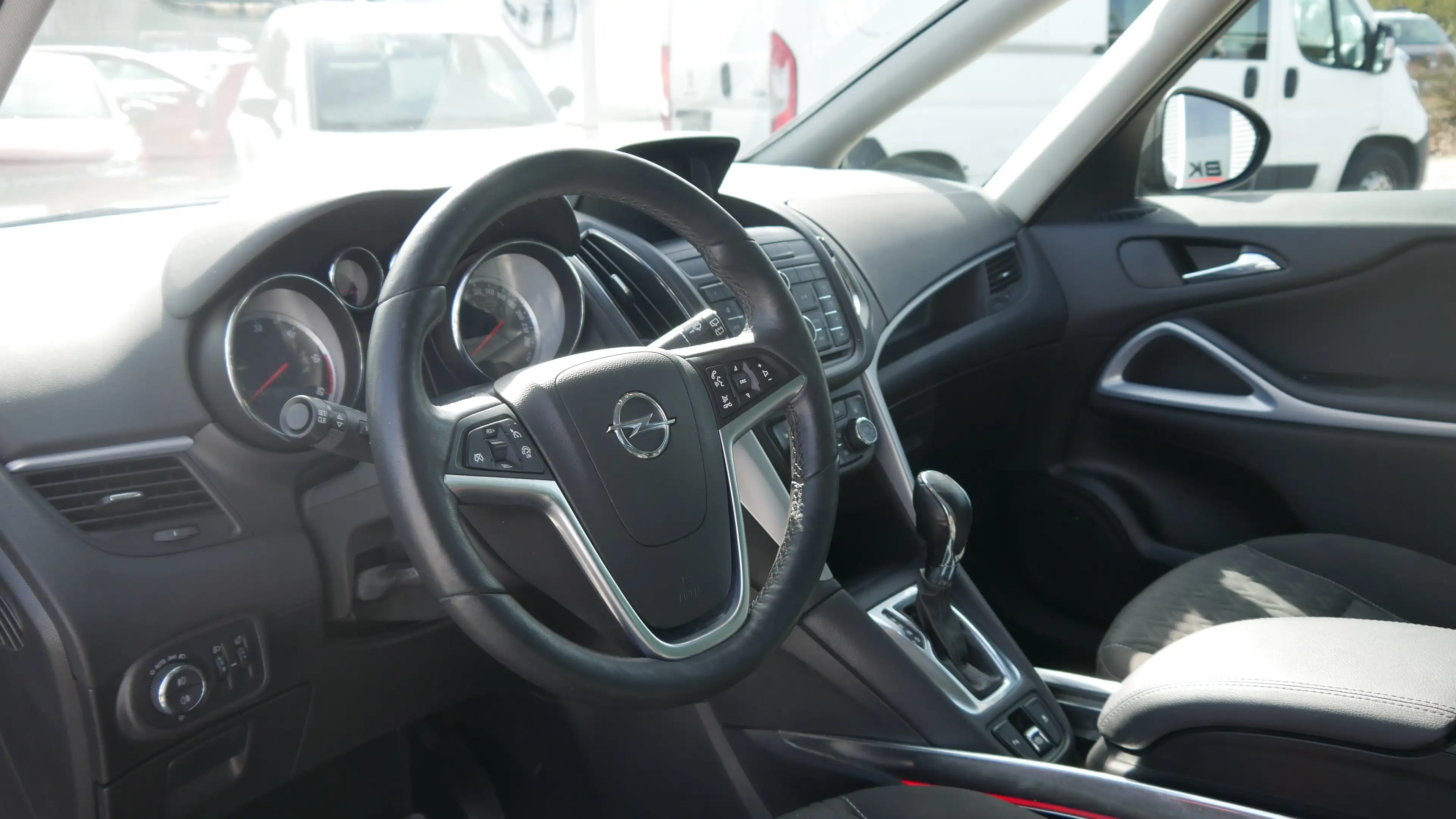 Opel Zafira Tourer 7.Sitz Automatik Sitz-, Lenkradheizung Bluetooth — photo 9